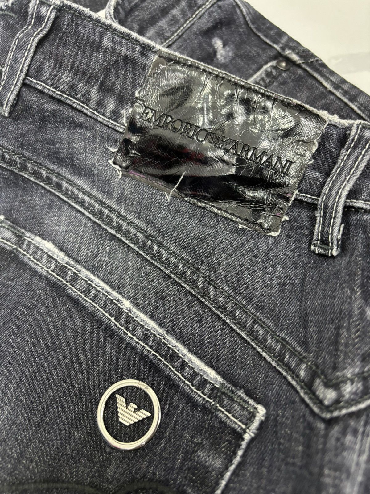Armani × Emporio Armani × Giorgio Armani Vintage Emporio Armani Black Distressed Skinny Jeans Size 30" / US 8 / IT 44 - 13 Thumbnail