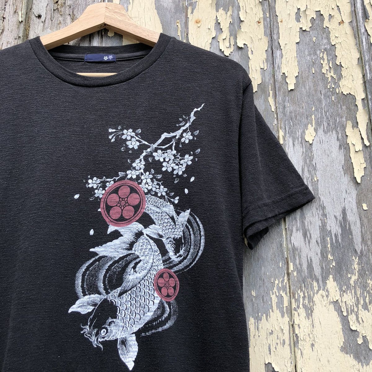 Vintage Sunfaded Sukajan Koi Fish Tshirt Size US M / EU 48-50 / 2 - 5 Thumbnail