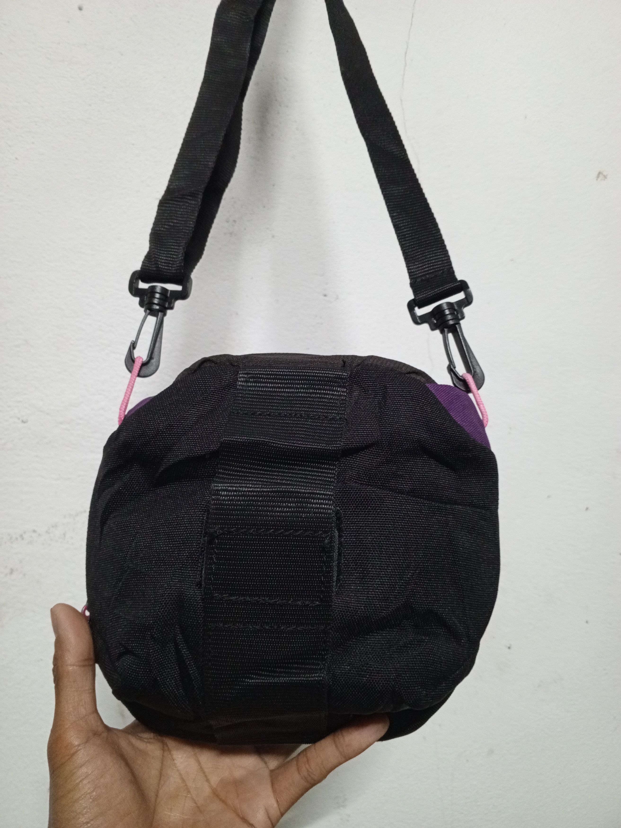 Crumpler 💥BINDING OFFER💥CRUMPLER SLIMBAG 🟣 Size ONE SIZE - 8 Thumbnail