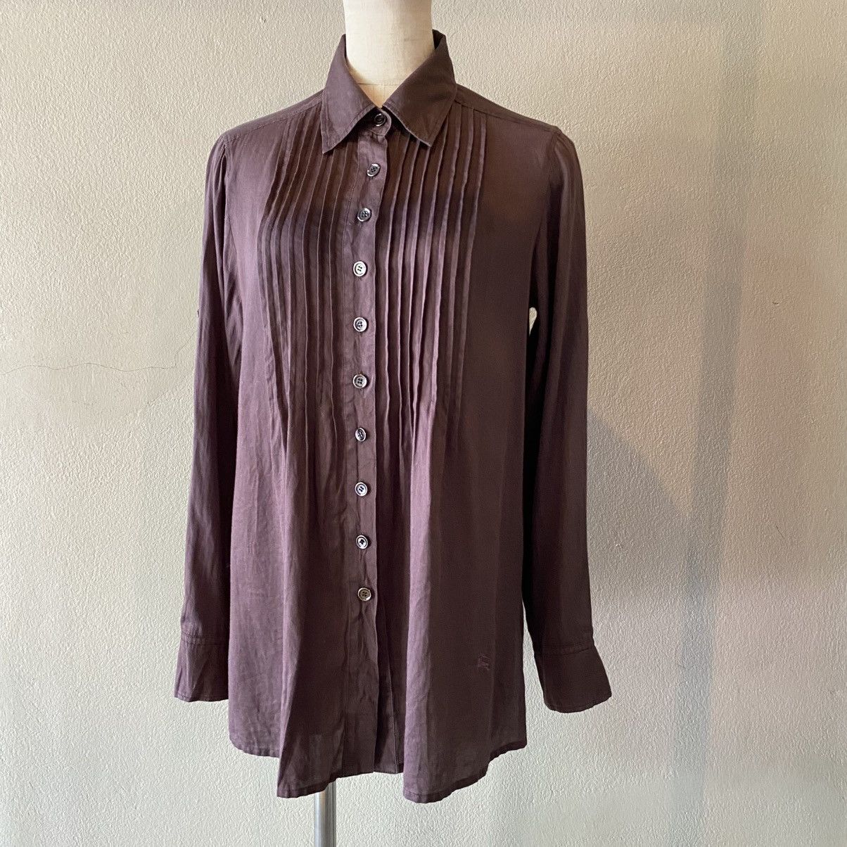 Burberry BURBERRY Purple Pintuck Button-Up Shirt Size XS / US 0-2 / IT 36-38 - 1 Thumbnail
