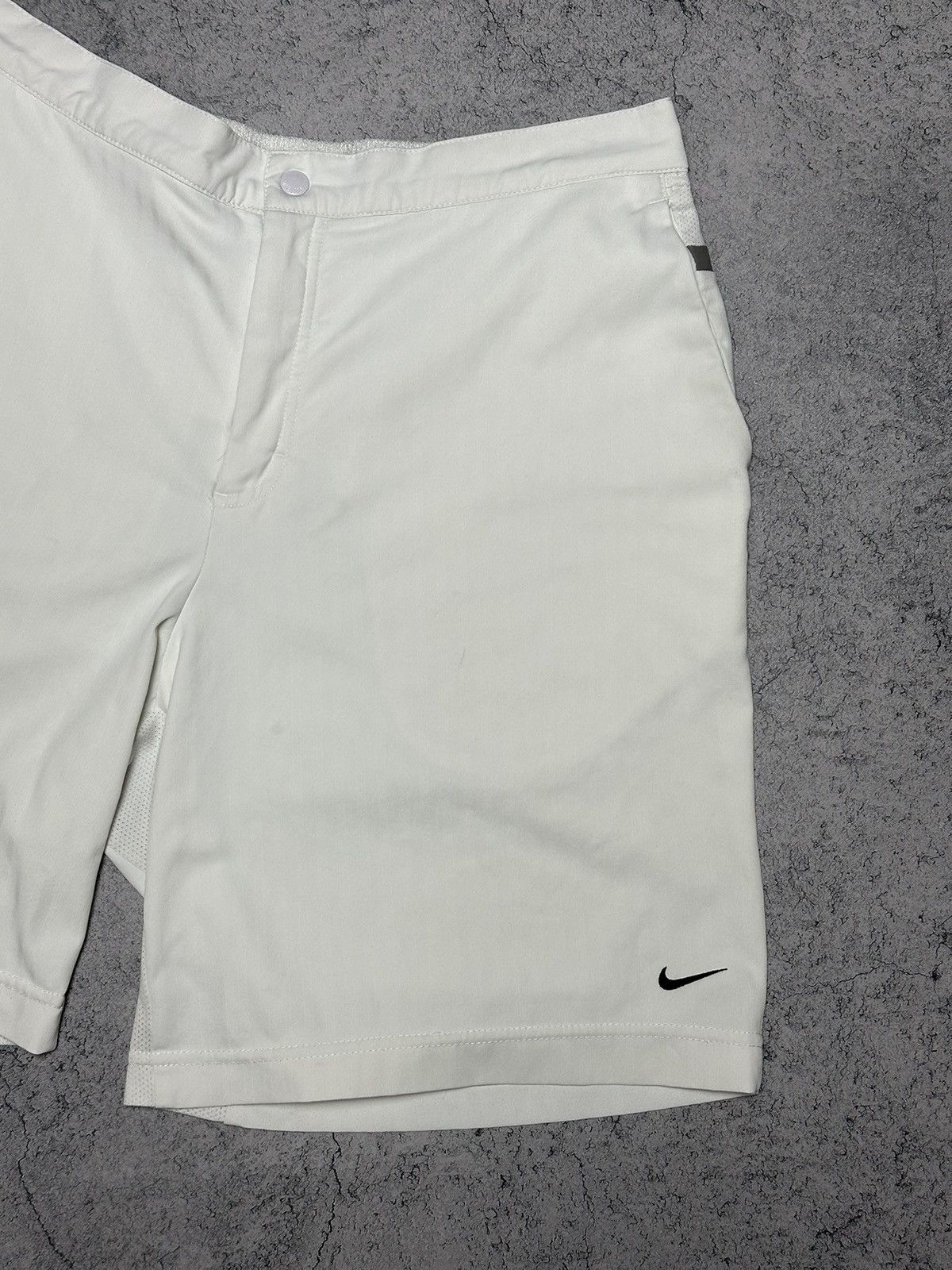 Vintage Vintage Nike Court Tennis Swoosh Logo Shorts Size L Size US 34 / EU 50 - 3 Thumbnail