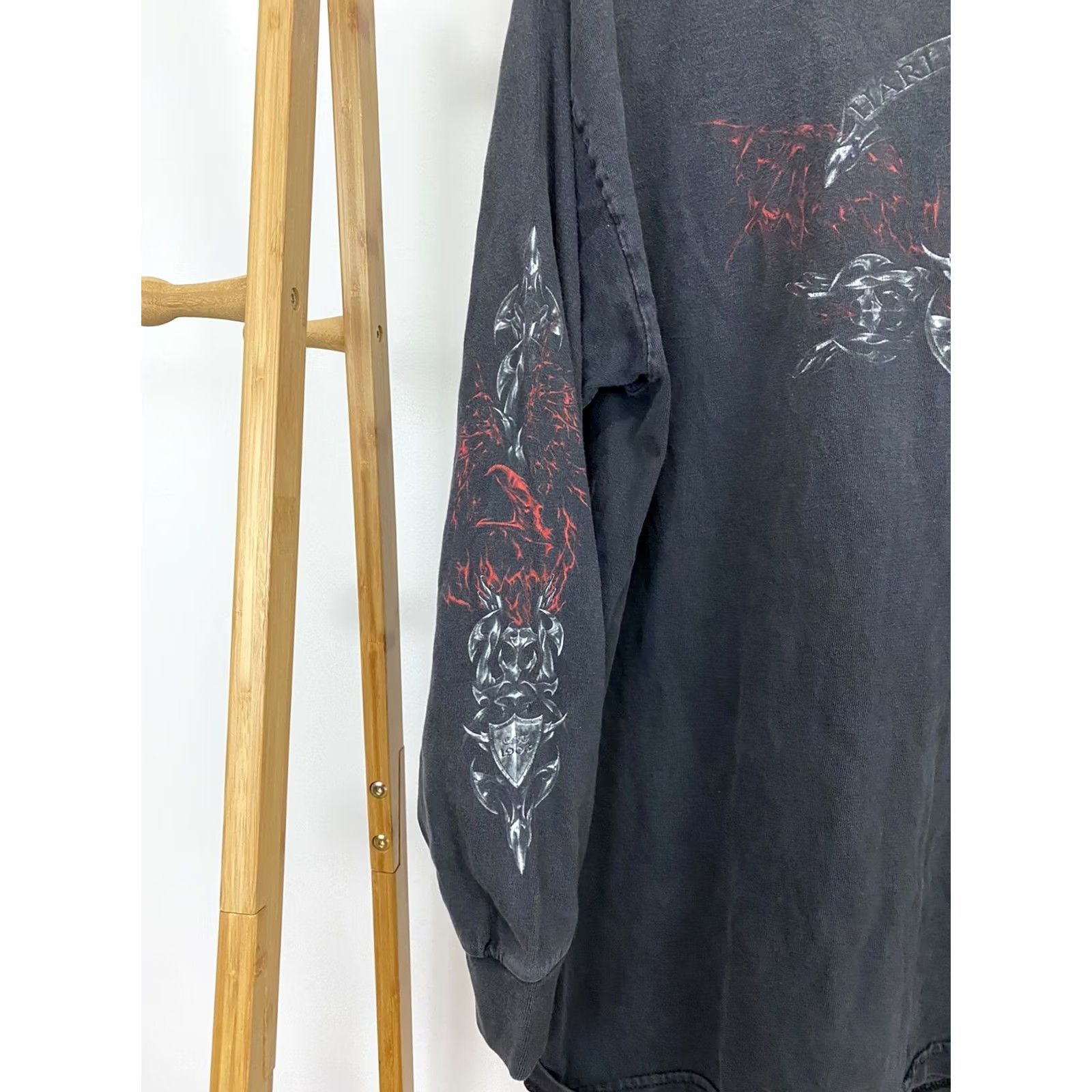 Harley Davidson VTG Harley-Davidson Gothic Flame Sword Shield Long Sleeve T-Shirt Black XL Mens Size US XL / EU 56 / 4 - 3 Thumbnail