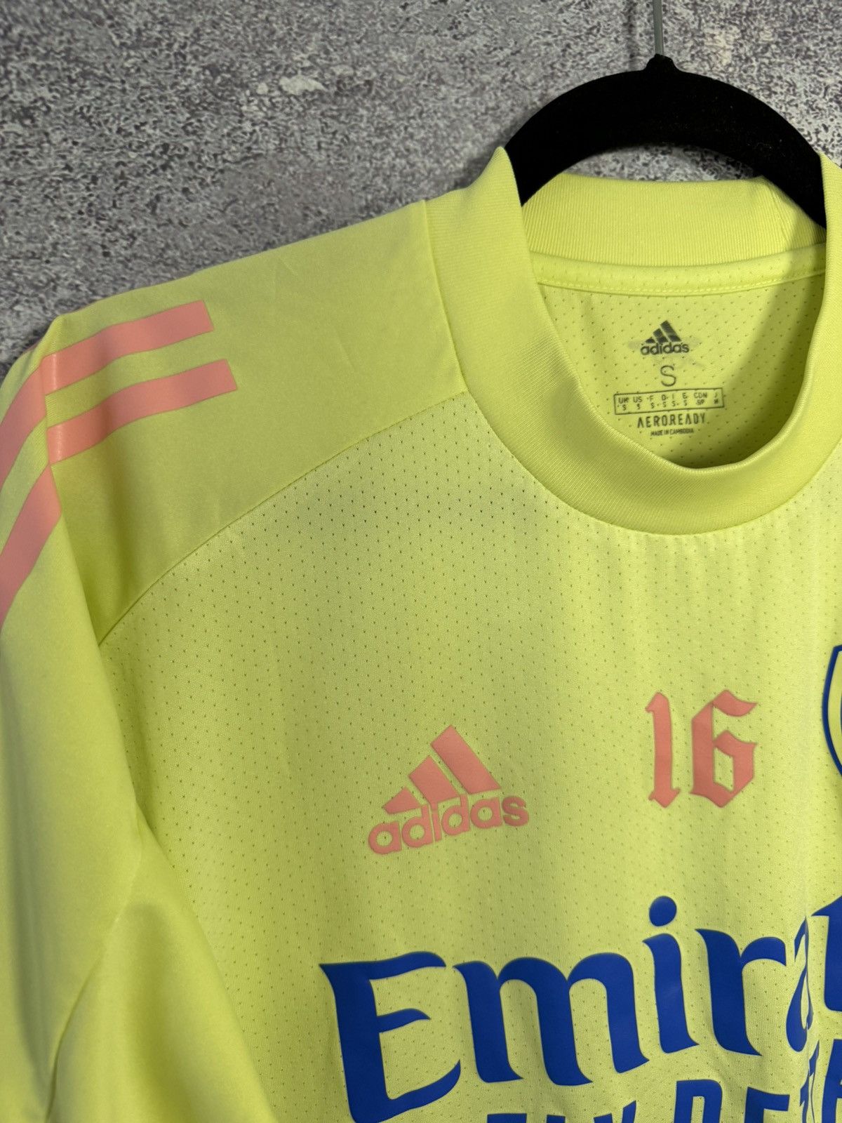 Adidas × Vintage Vintage Arsenal 2020 Adidas Pre match Jersey Blokcore S sz Size US S / EU 44-46 / 1 - 7 Thumbnail