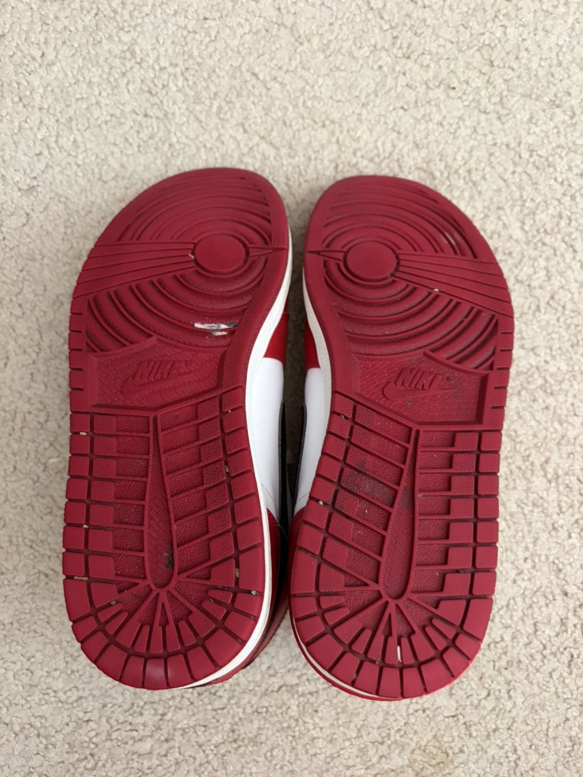 Jordan Brand Air Jordan 1 Retro High 2013 Chicago 2013 Size US 11 / EU 44 - 17 Thumbnail