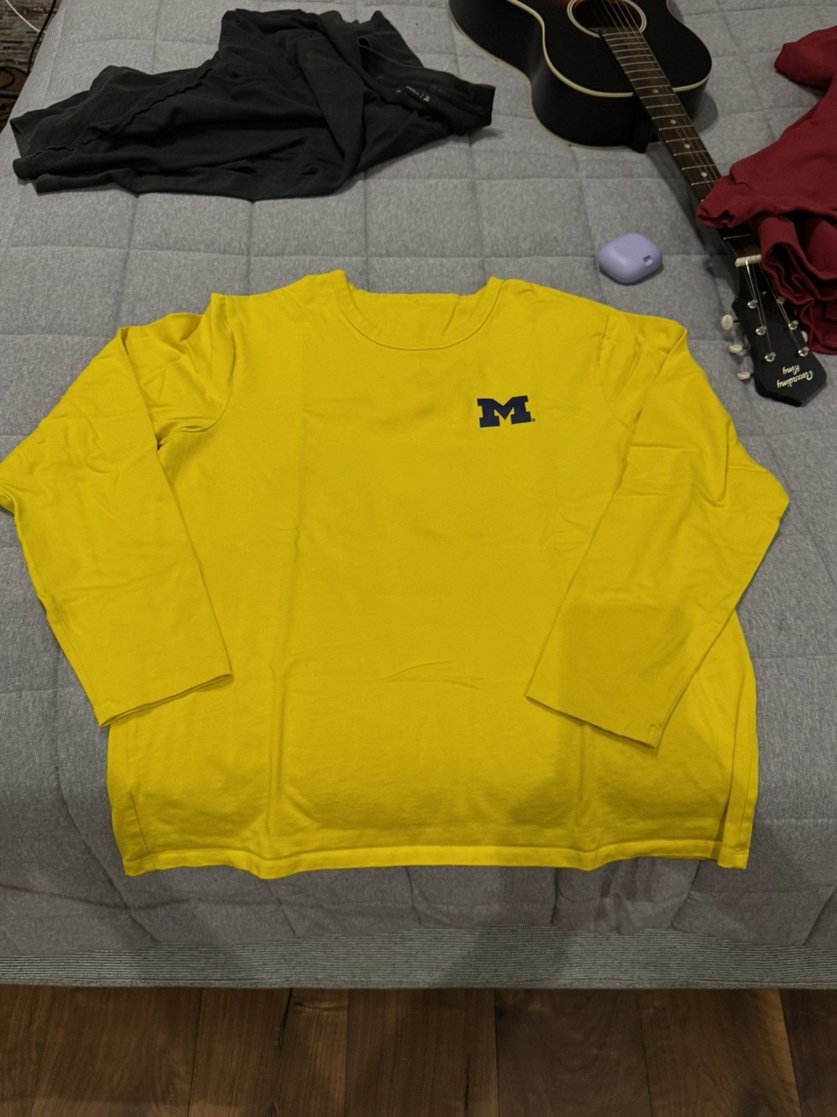 Lululemon MICHIGAN UNIVERSITY OF MICHIGAN LULULEMON LONG SLEEVE Size US XL / EU 56 / 4 - 1 Thumbnail