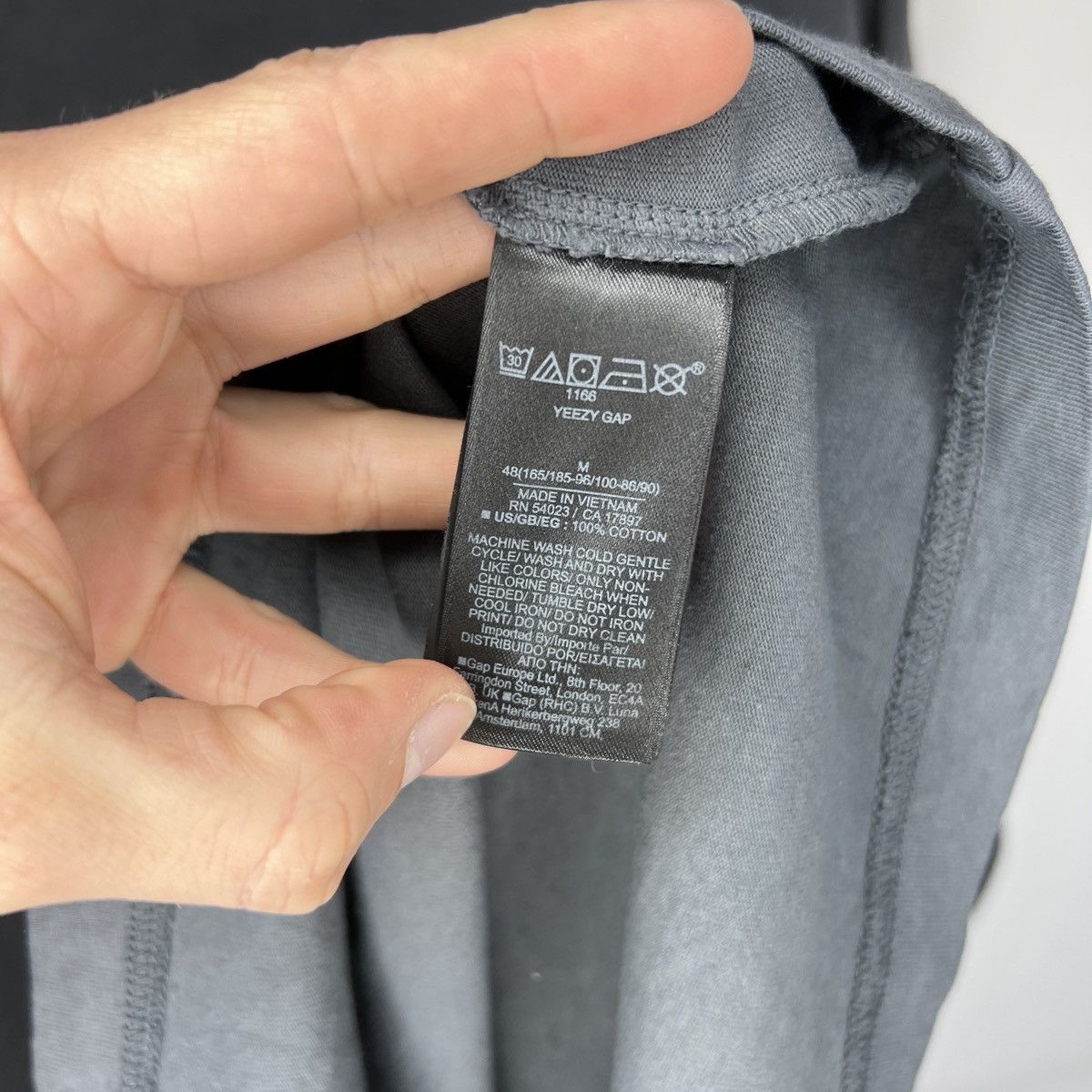 Balenciaga × Gap × Kanye West Yeezy Gap Engineered by Balenciaga Longsleeve Tee Size US M / EU 48-50 / 2 - 6 Thumbnail