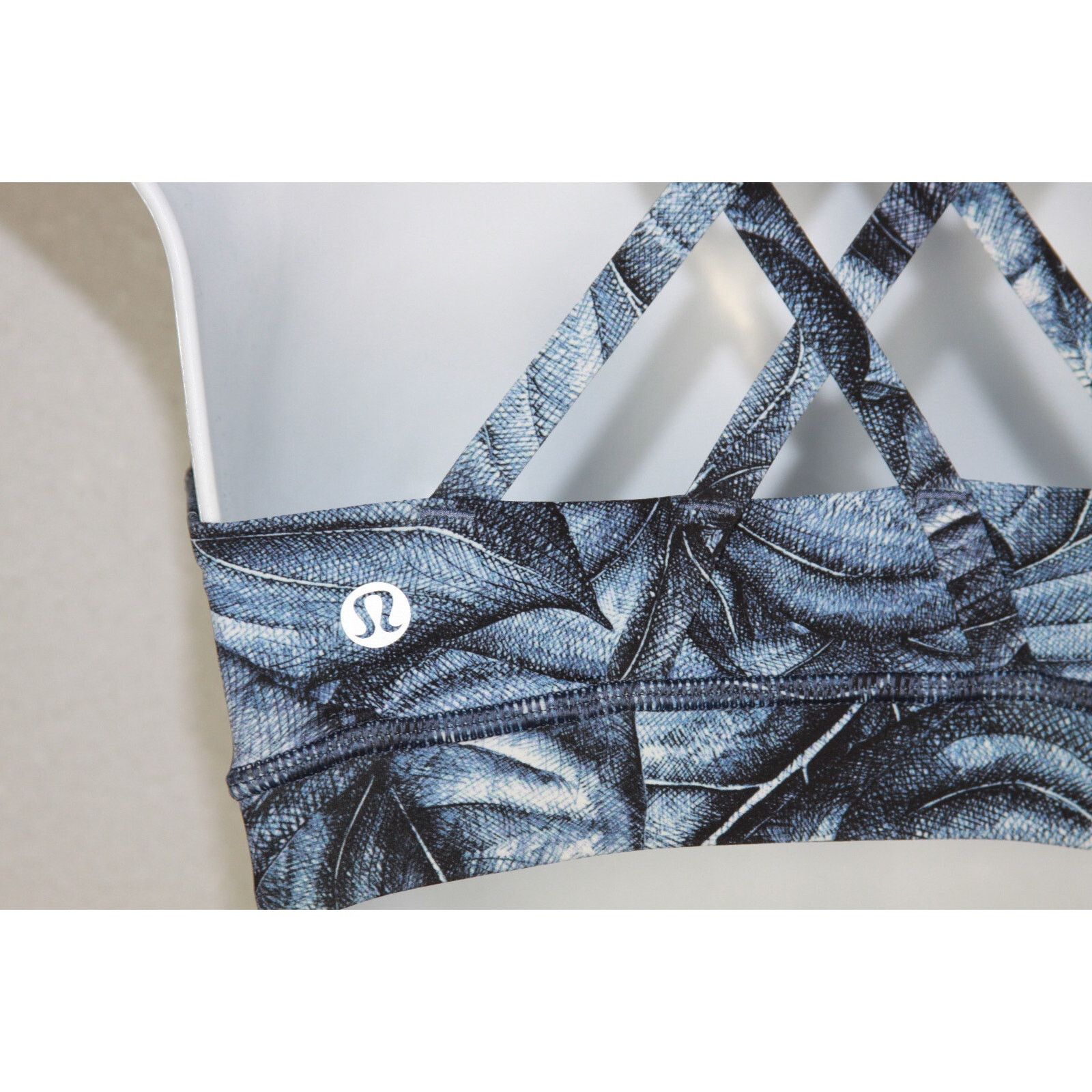 Lululemon Lululemon Energy Mini Concrete Jungle Alpine White Bra 4 $52 Size S / US 4 / IT 40 - 5 Thumbnail