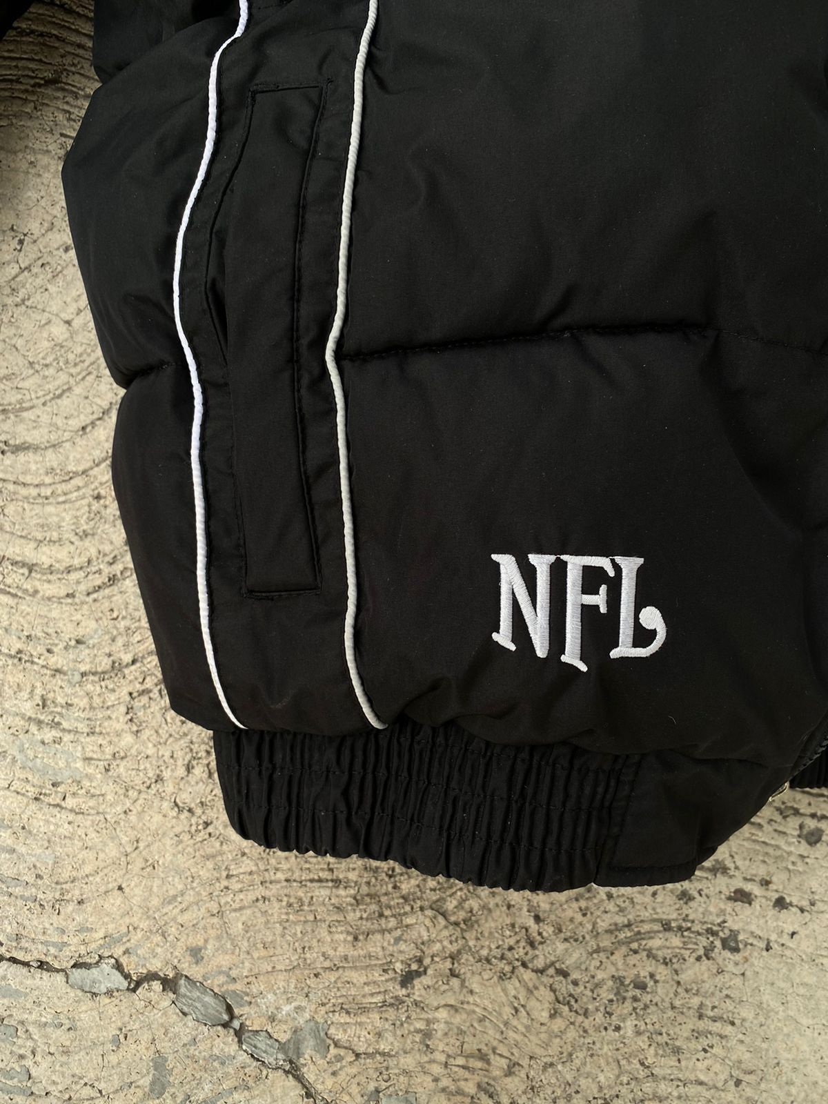 NFL Raiders Oakland Goose Feather Jacket Size US XL / EU 56 / 4 - 6 Thumbnail
