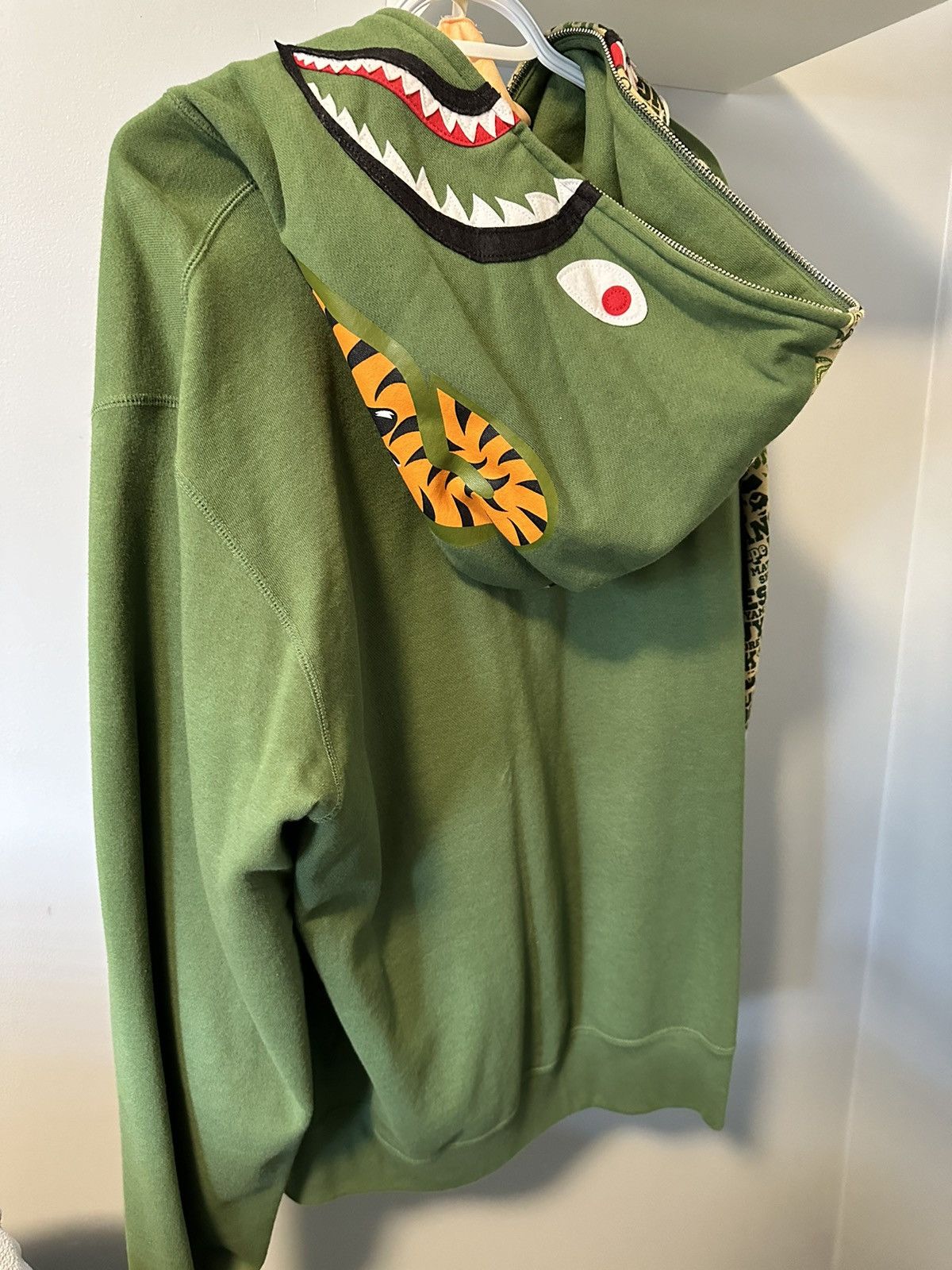 Bape Bape XXV Cities Camo Shark Full Zip Hoodie Size US XXL / EU 58 / 5 - 2 Thumbnail