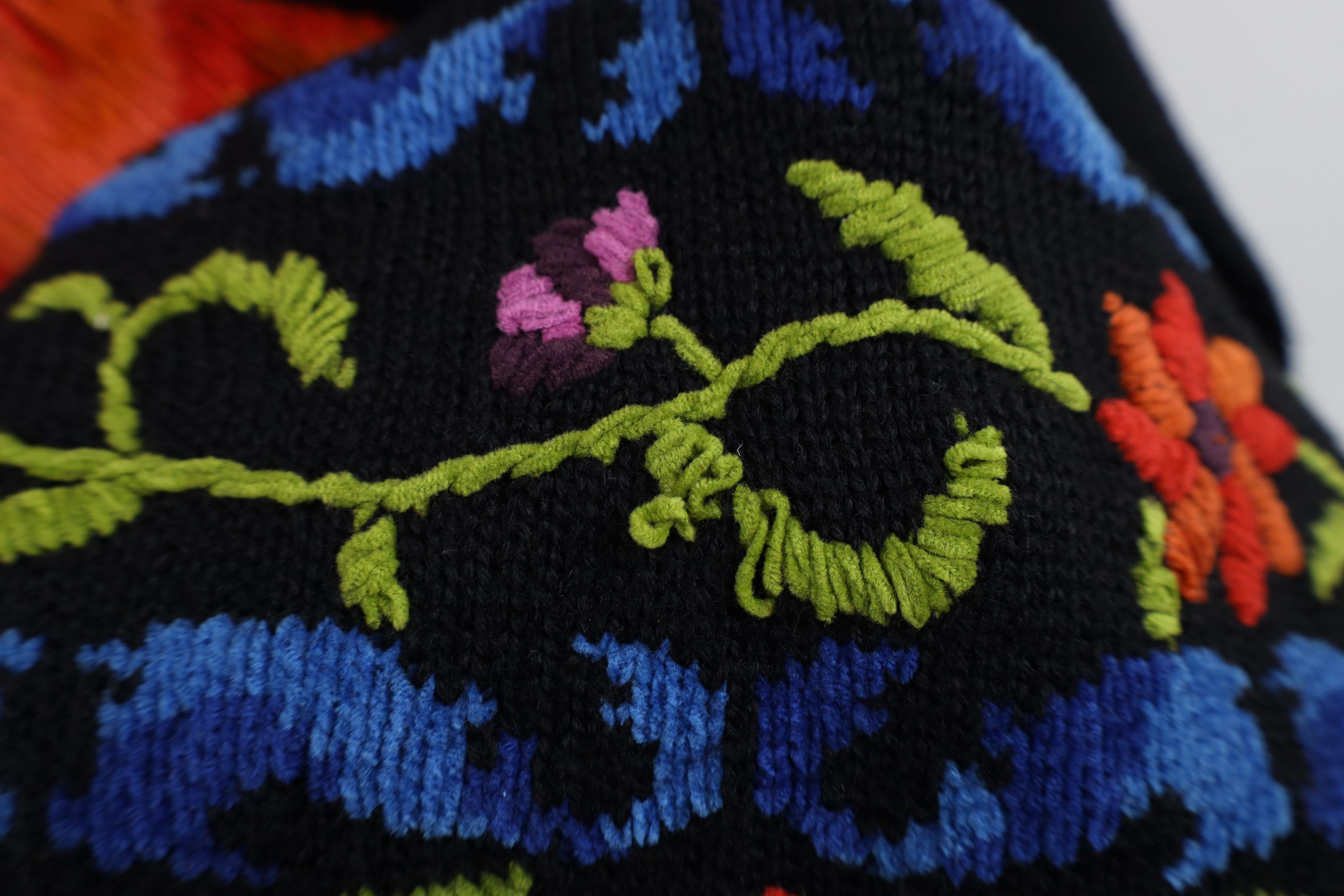 Vintage Vintage 90s Streetwear Embroidered Flower Turtleneck Sweater Size M / US 6-8 / IT 42-44 - 6 Thumbnail