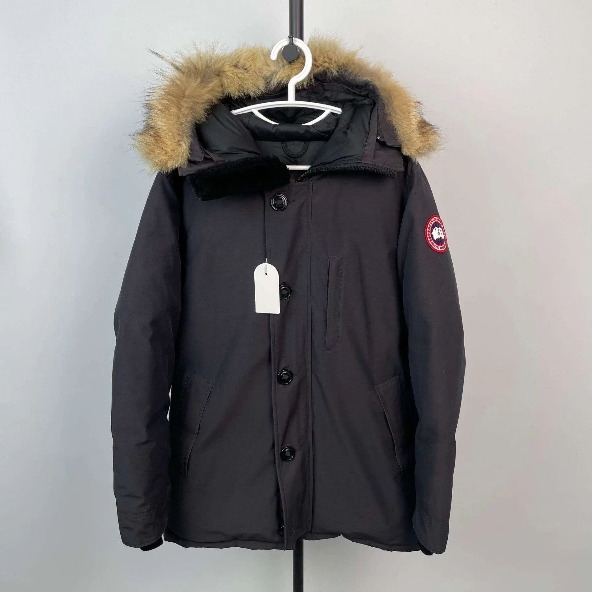Canada Goose Canada Goose black and blue down jacket L Size US L / EU 52-54 / 3 - 1 Thumbnail