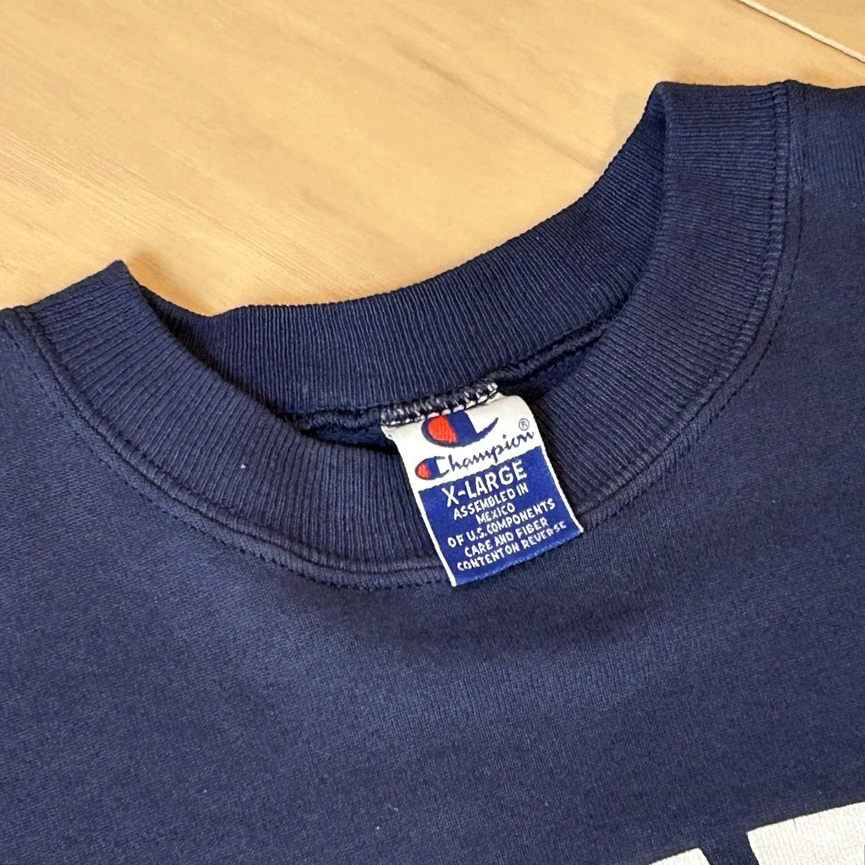 Champion VINTAGE Champion Sweatshirt Crew Neck Long Sleeve XL Men Blue Solid Graphic Print College 90s University Gym & Training Size US XL / EU 56 / 4 - 4 Thumbnail