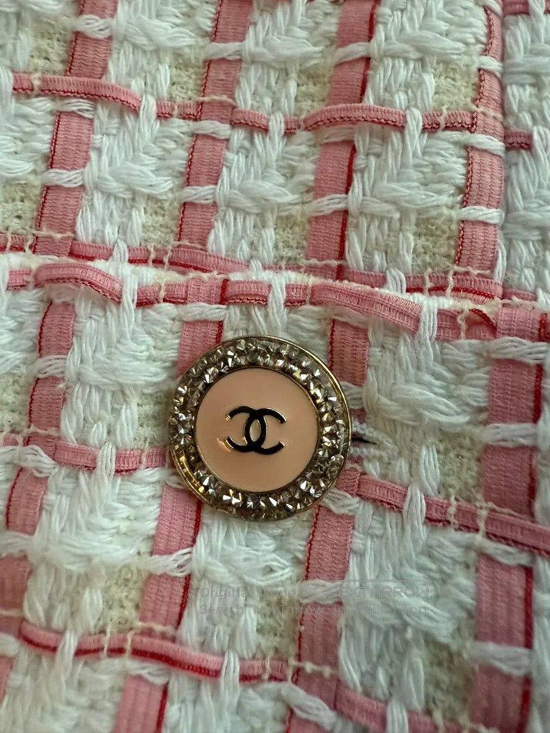Chanel Chanel 22s pink and white plaid jacket Size XXS / US 00 / IT 34 - 2 Thumbnail