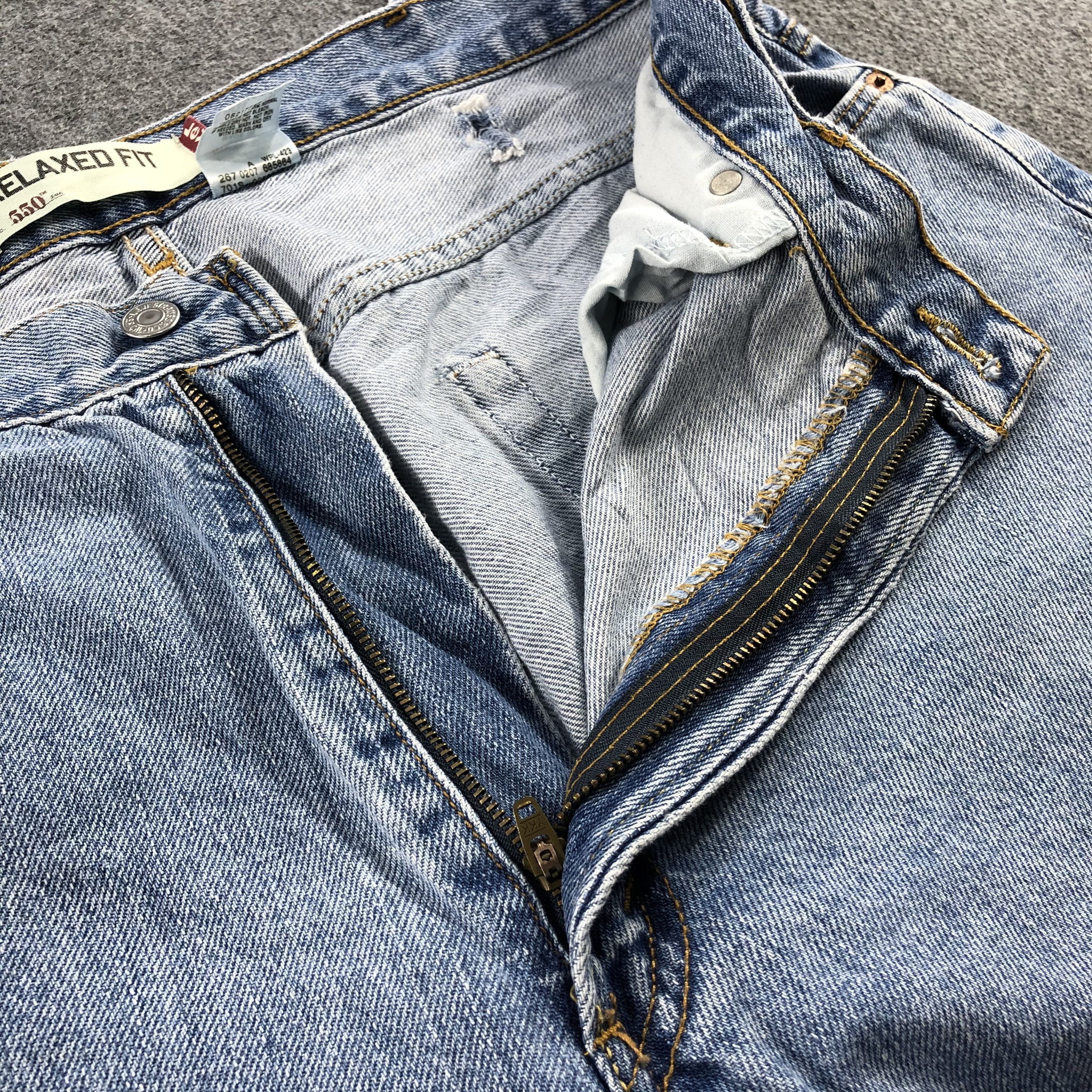 Levi's Vintage Light Wash Levis 550 Jeans-J2217 Size US 37 - 9 Thumbnail