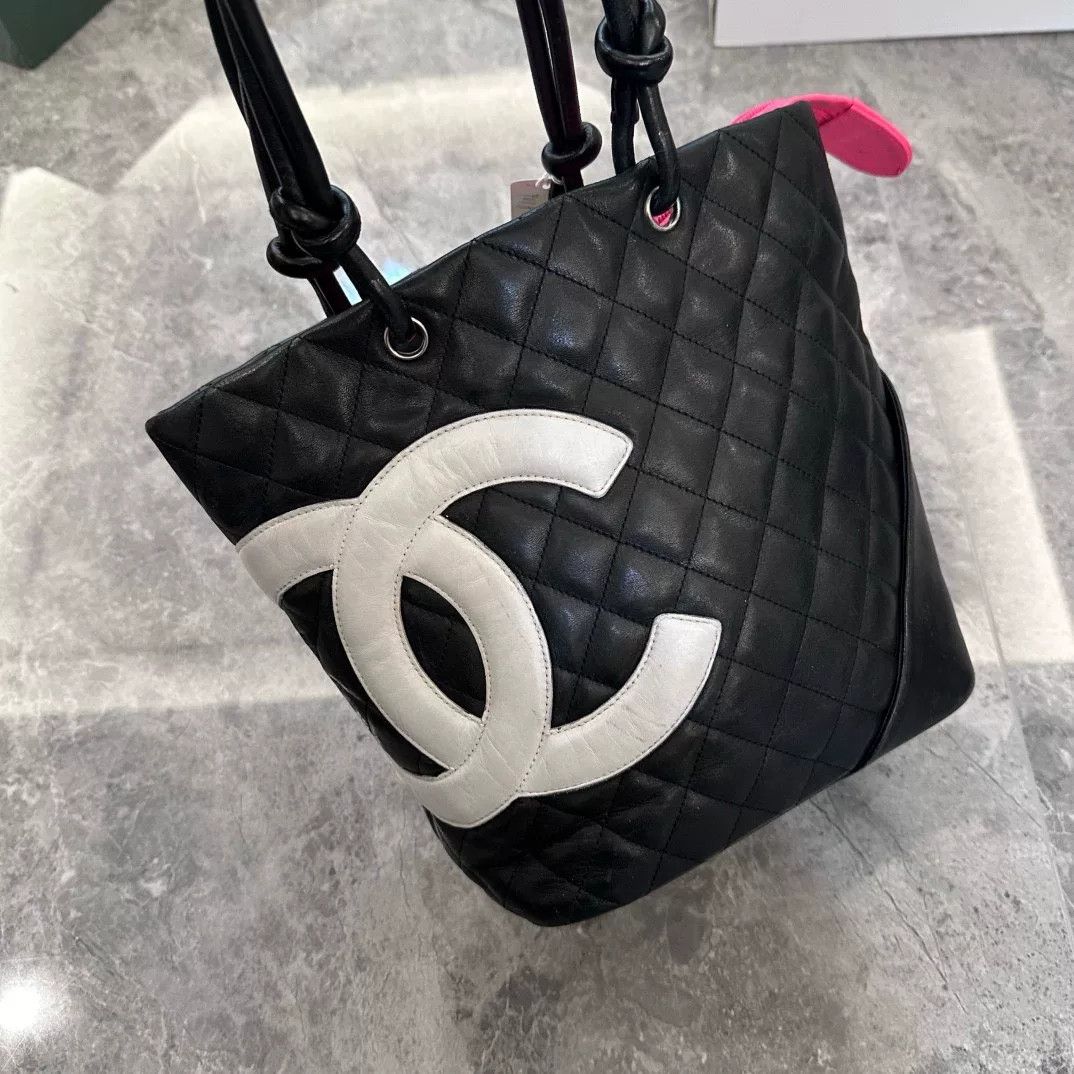 Chanel Pre-loved Bag Very good condition Size ONE SIZE - 1 Thumbnail