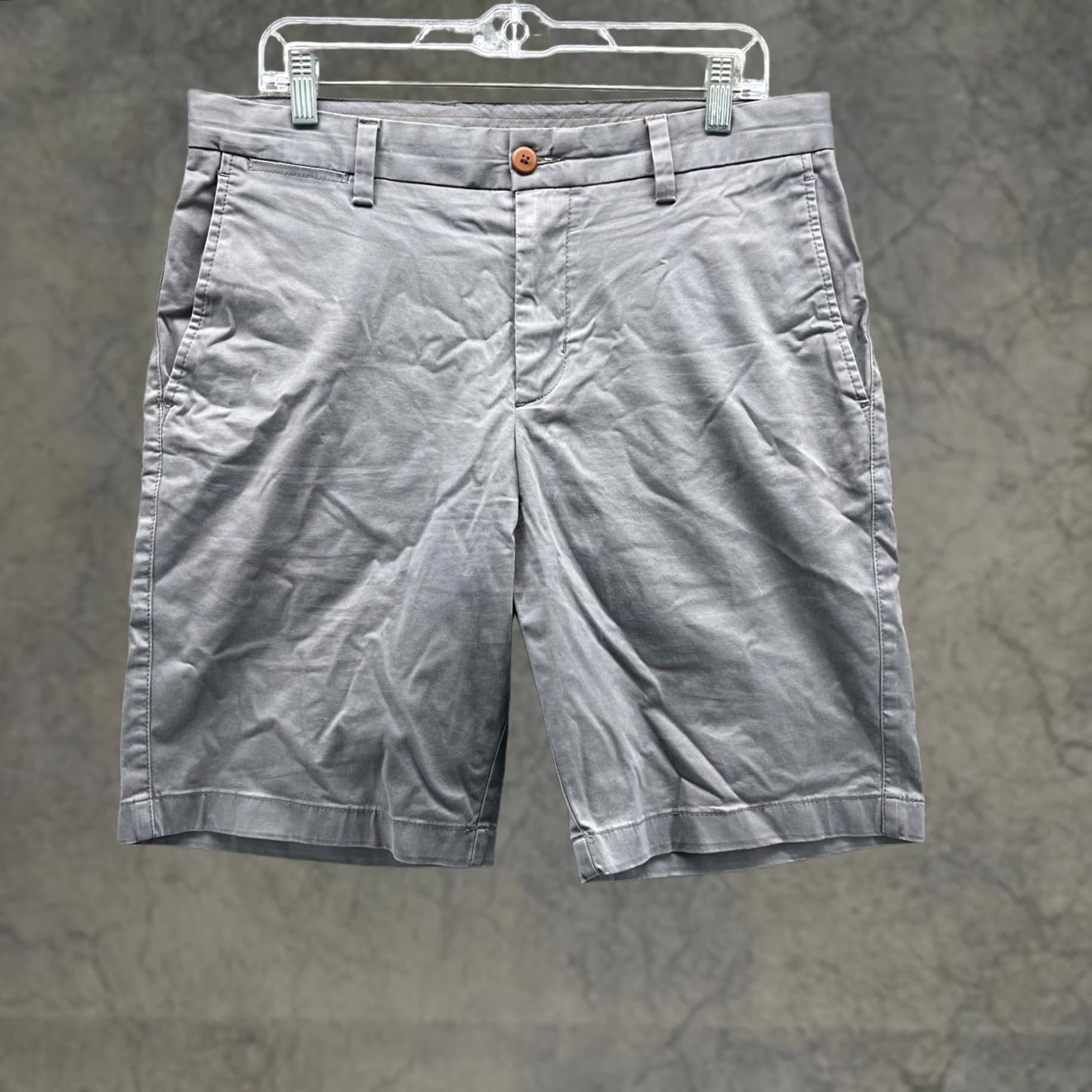 Tommy Bahama Tommy Bahama Shorts Men 33 Gray Chino Flat Front Casual Cotton Outdoors Vintage No -> Size US 33 - 1 Thumbnail