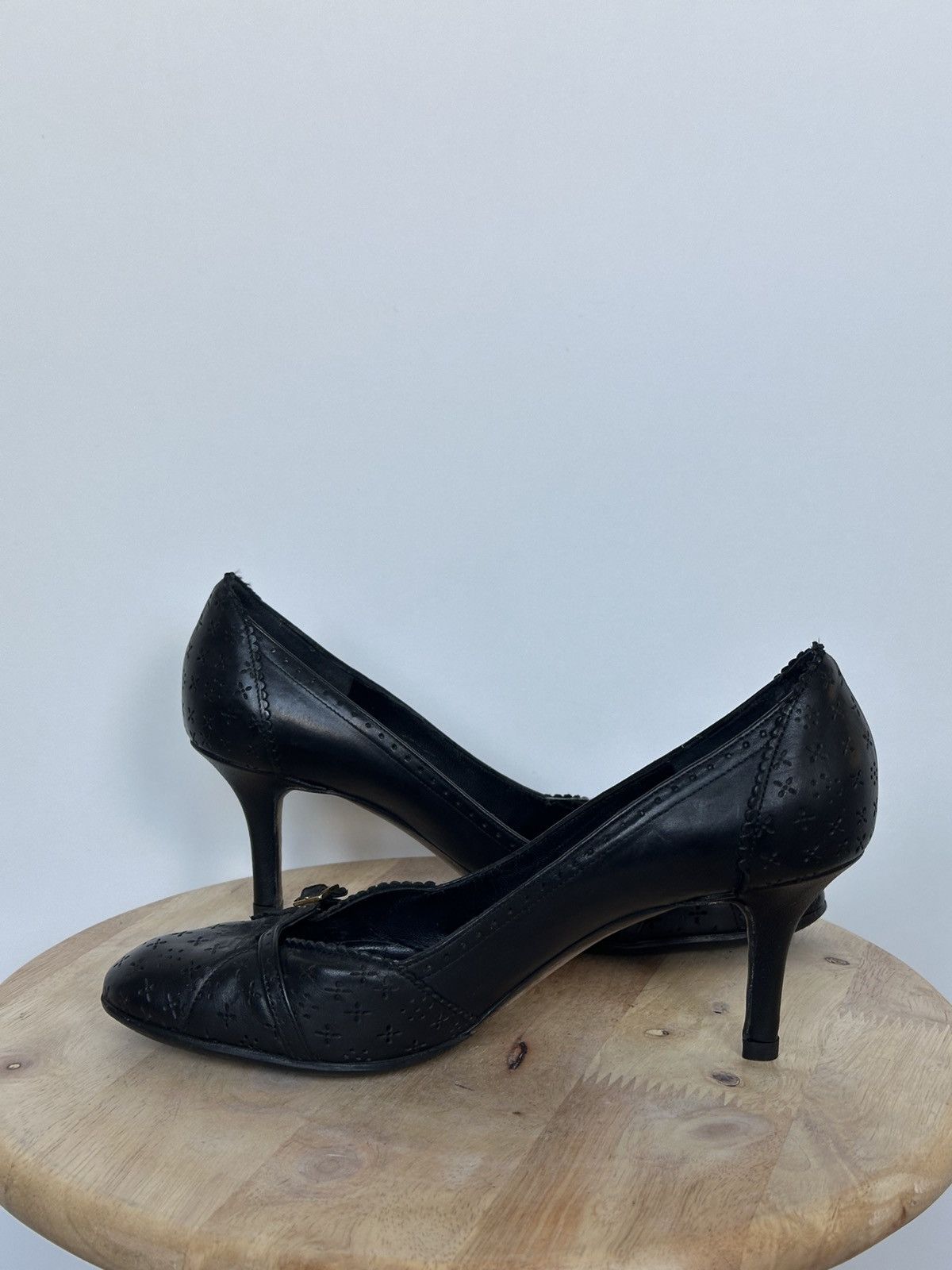 Dior Christian Dior Black Leather Heeled Pumps with Logo Charm Size US 7.5 / IT 37.5 - 6 Thumbnail