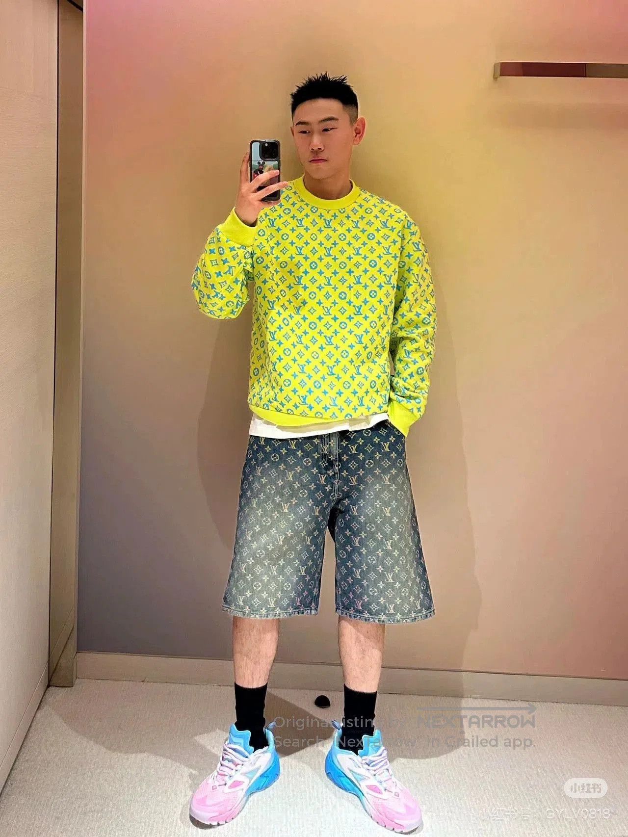 Louis Vuitton bright green logo print sweatshirt unisex. Size US L / EU 52-54 / 3 - 8 Thumbnail