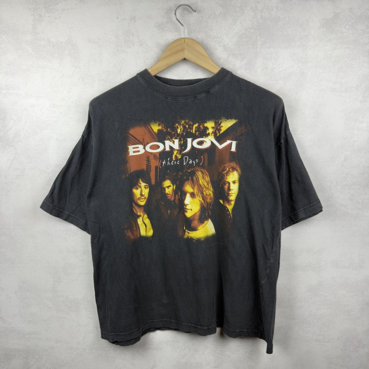 Band Tees GNT Gloria Bug Tour T-Shirt | Grailed
