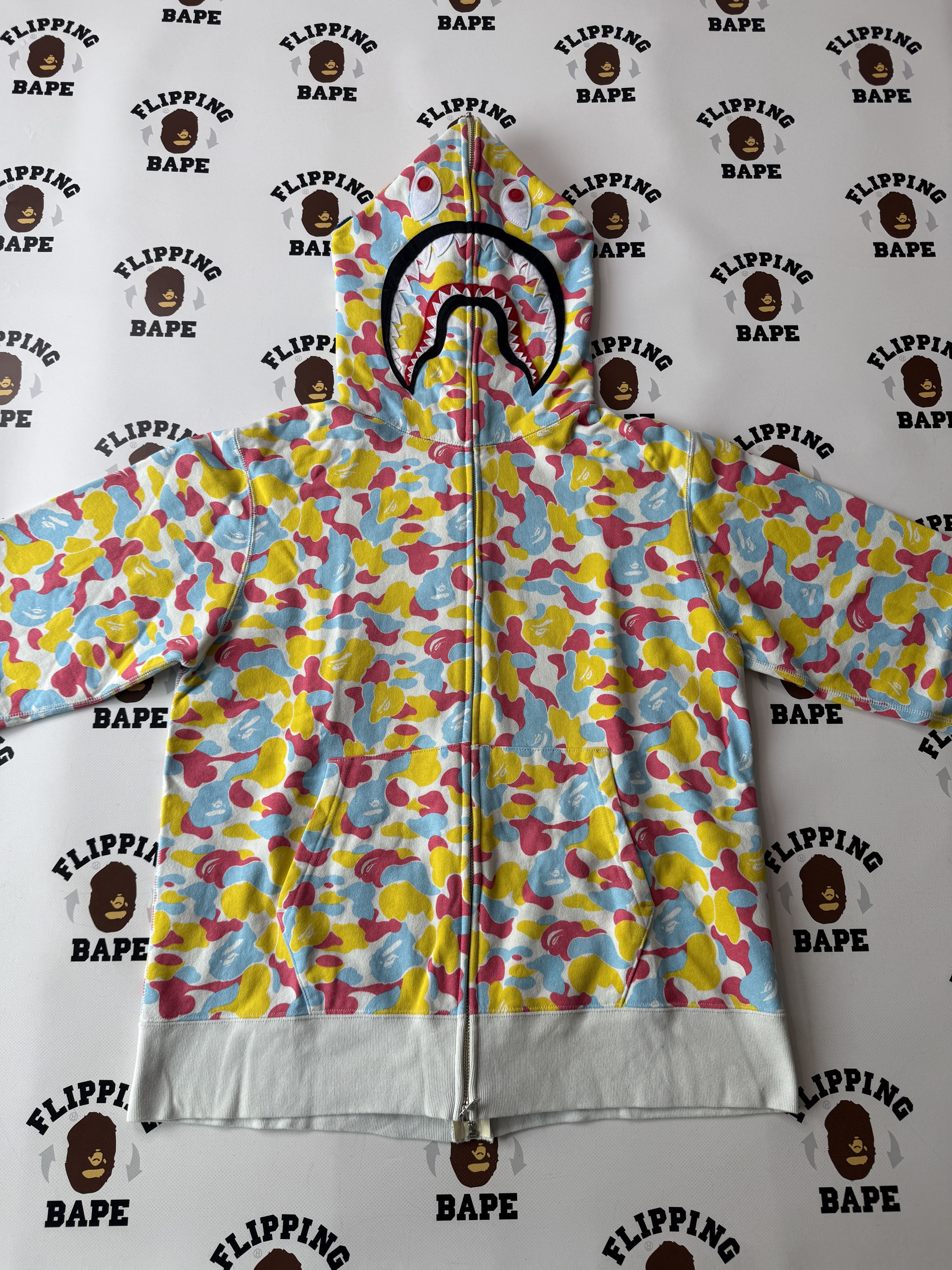 Bape BAPE STORE SANYA SEPARATE SHARK FULL ZIP HOODIE Size US L / EU 52-54 / 3 - 10 Thumbnail