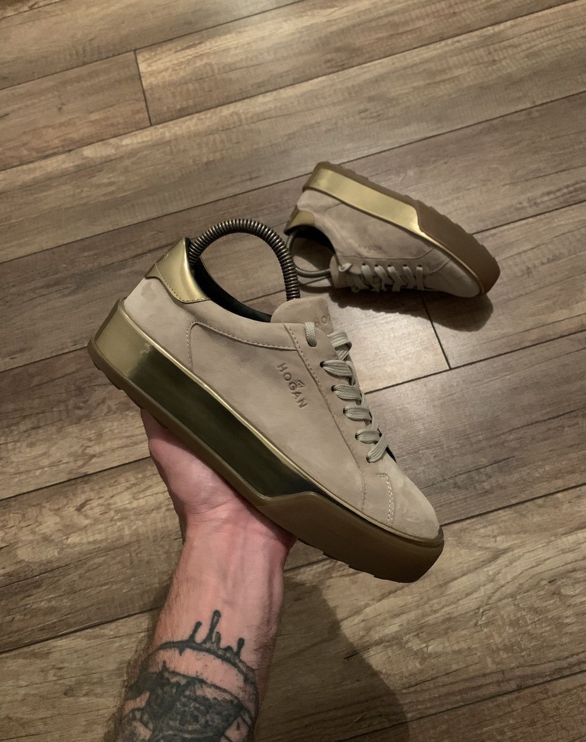 Hogan Hogan Women’s Low Top Suede Gold Beige Sneakers Shoes Size US 7 / IT 37 - 1 Thumbnail