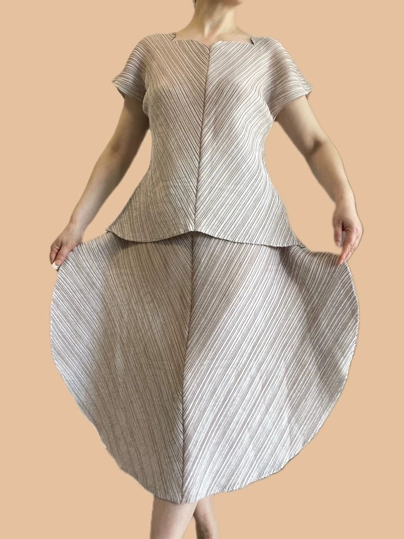 Issey Miyake Issey Miyake size:2 Grey main jacquard short-sleeved shirt Size M / US 6-8 / IT 42-44 - 1 Thumbnail
