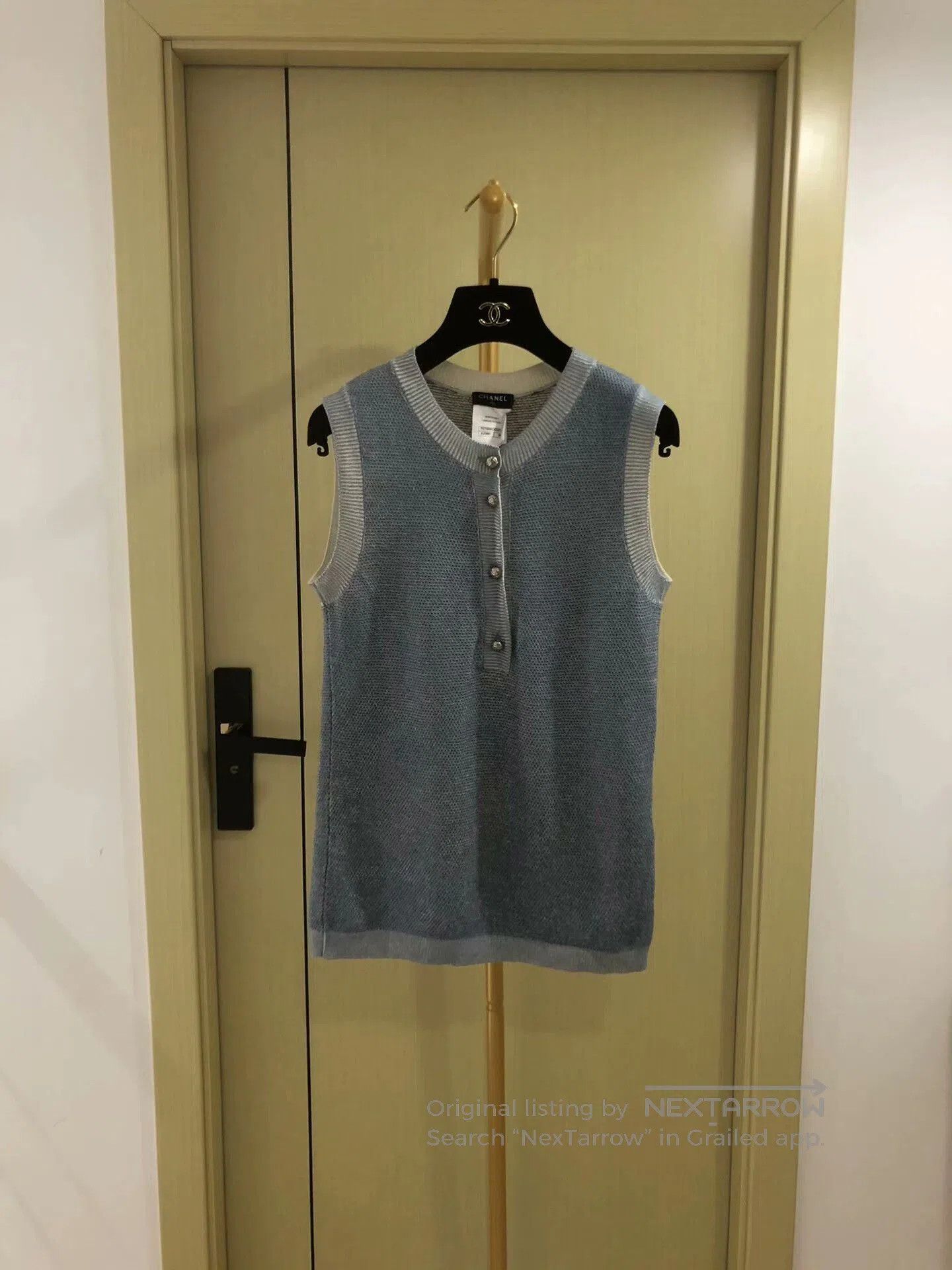 Chanel Chanel Cashmere Pearl Button Top. Size S / US 4 / IT 40 - 1 Thumbnail