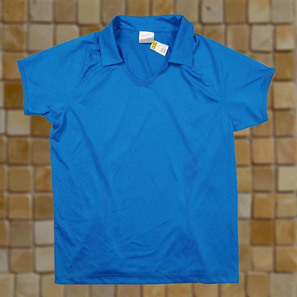 Nike VINTAGE Nike Golf Blue Polyester Women's Large Athletic Collared T Shirt Top Size L / US 10 / IT 46 - 1 Thumbnail
