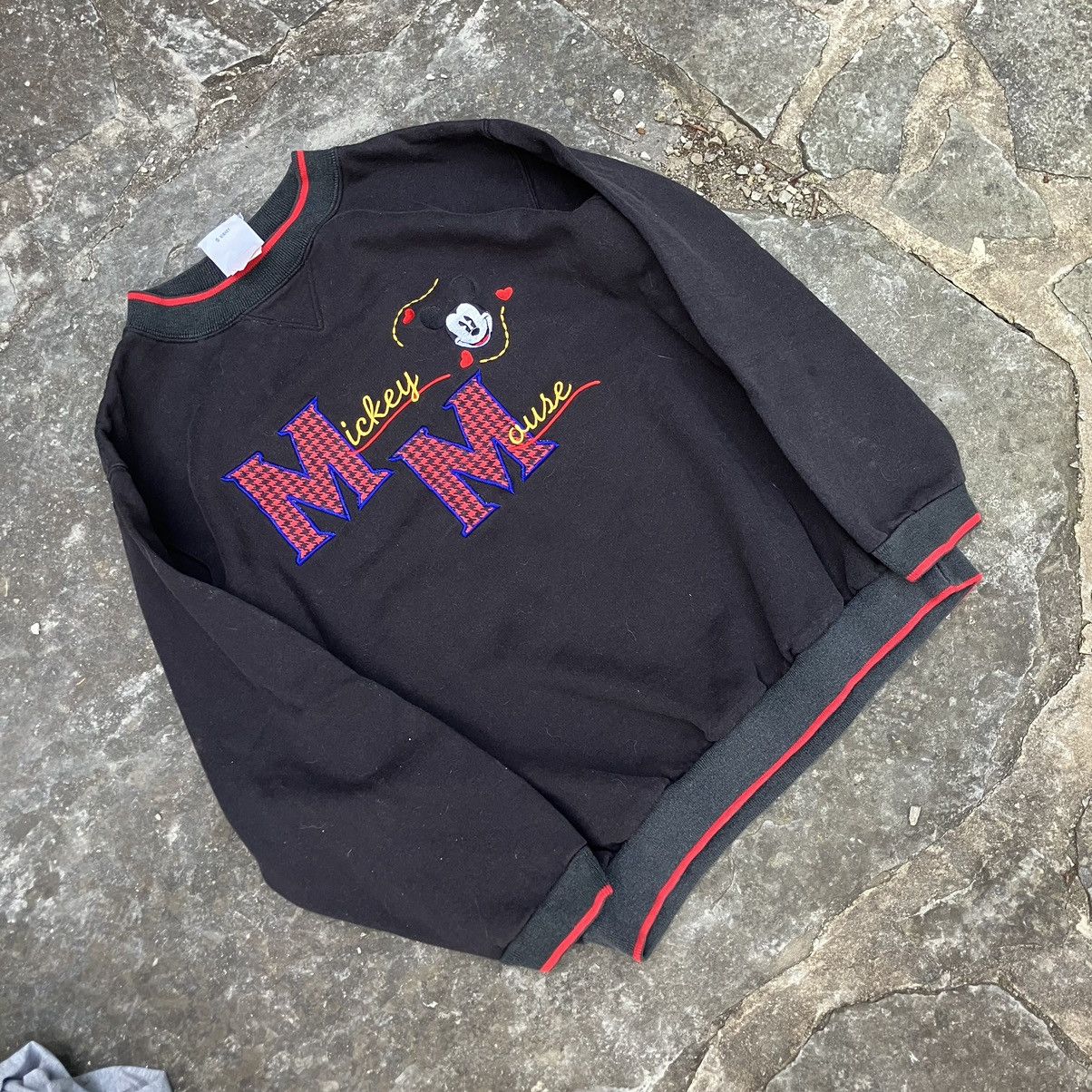 Disney × Mickey & Co. × Vintage VTG 90’s Mickey & Co Embroidered Black Crewneck Size US L / EU 52-54 / 3 - 2 Thumbnail