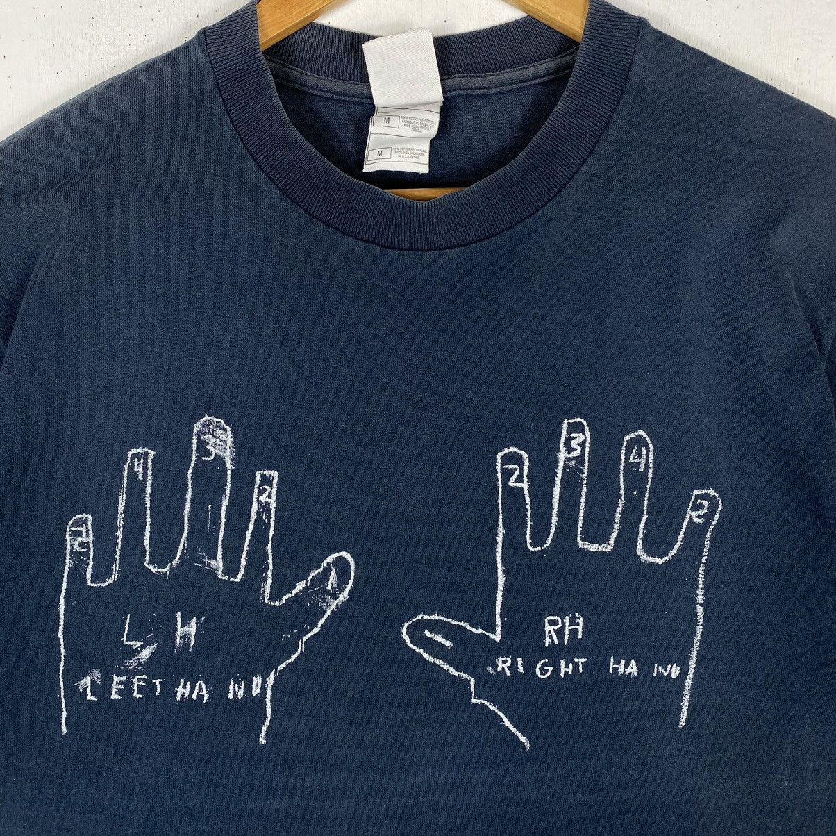 Jean-Michel Basquiat × Vintage Vintage 00's JEAN-MICHEL BASQUIAT Left Hand Right Hand Tee Size US M / EU 48-50 / 2 - 4 Thumbnail