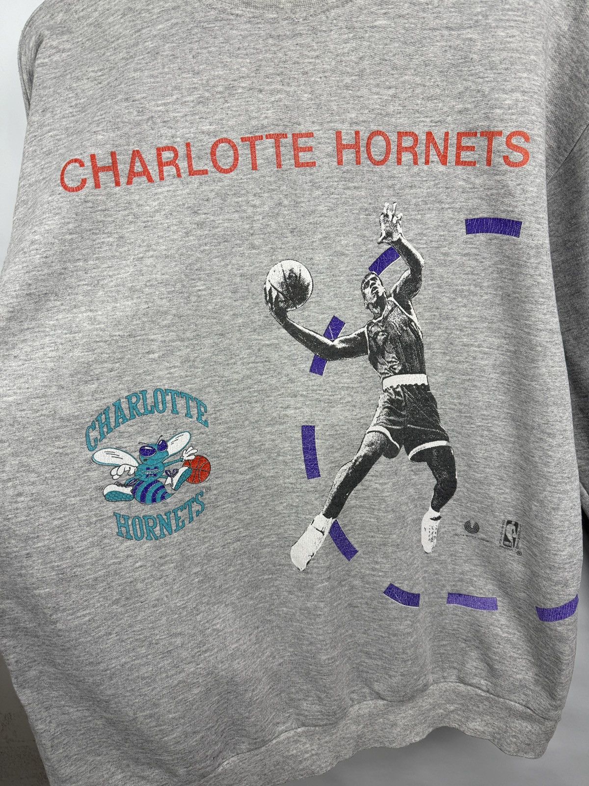 Starter 🇺🇸 Vintage 90s Charlotte Hornets Larry Johnson NBA Sweatshirt Size US M / EU 48-50 / 2 - 4 Thumbnail