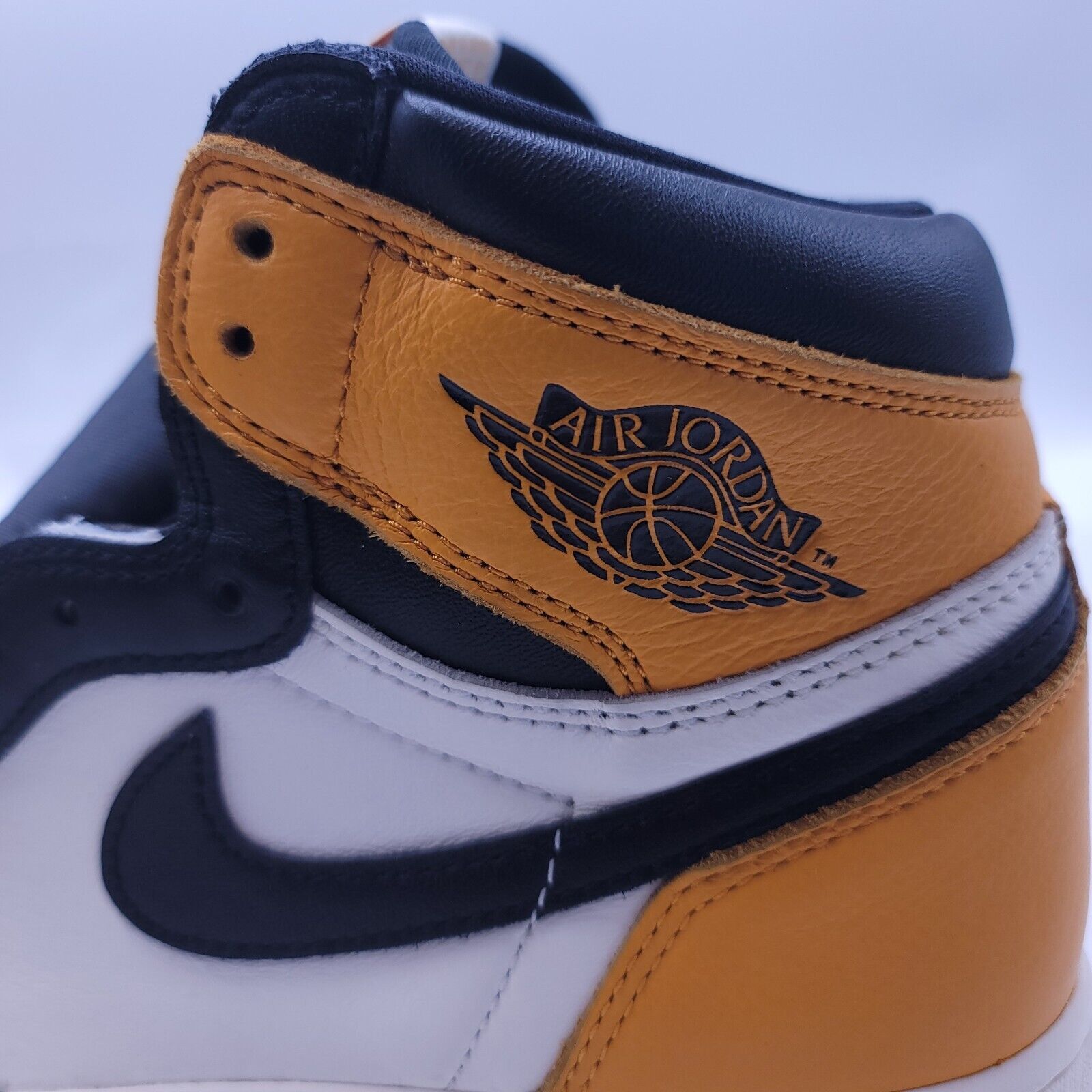 Nike Nike Air Jordan 1 Retro High Shoe Mens Size 10.5 555088-711 Size US 10.5 / EU 43-44 - 9 Thumbnail