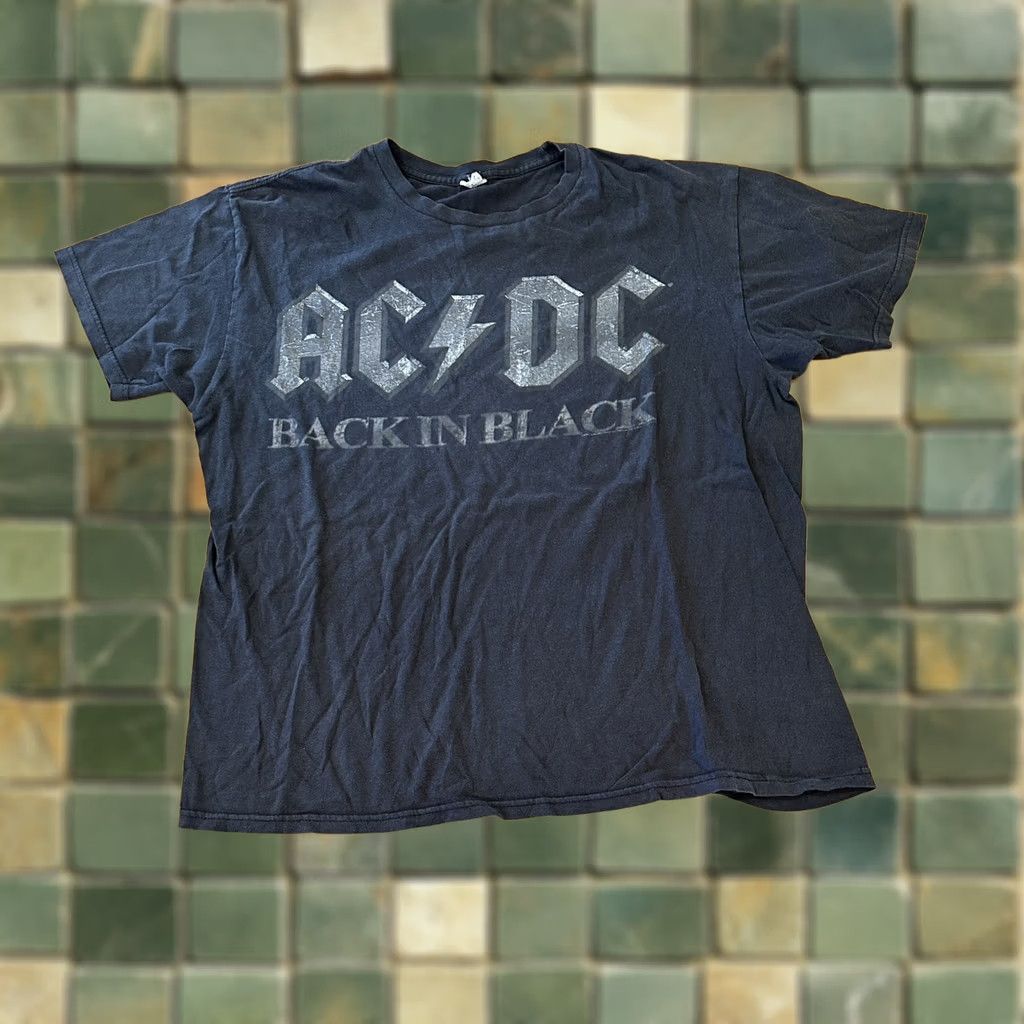 Vintage AC/DC Back In Black T Shirt Large 2008 Size US L / EU 52-54 / 3 - 1 Thumbnail