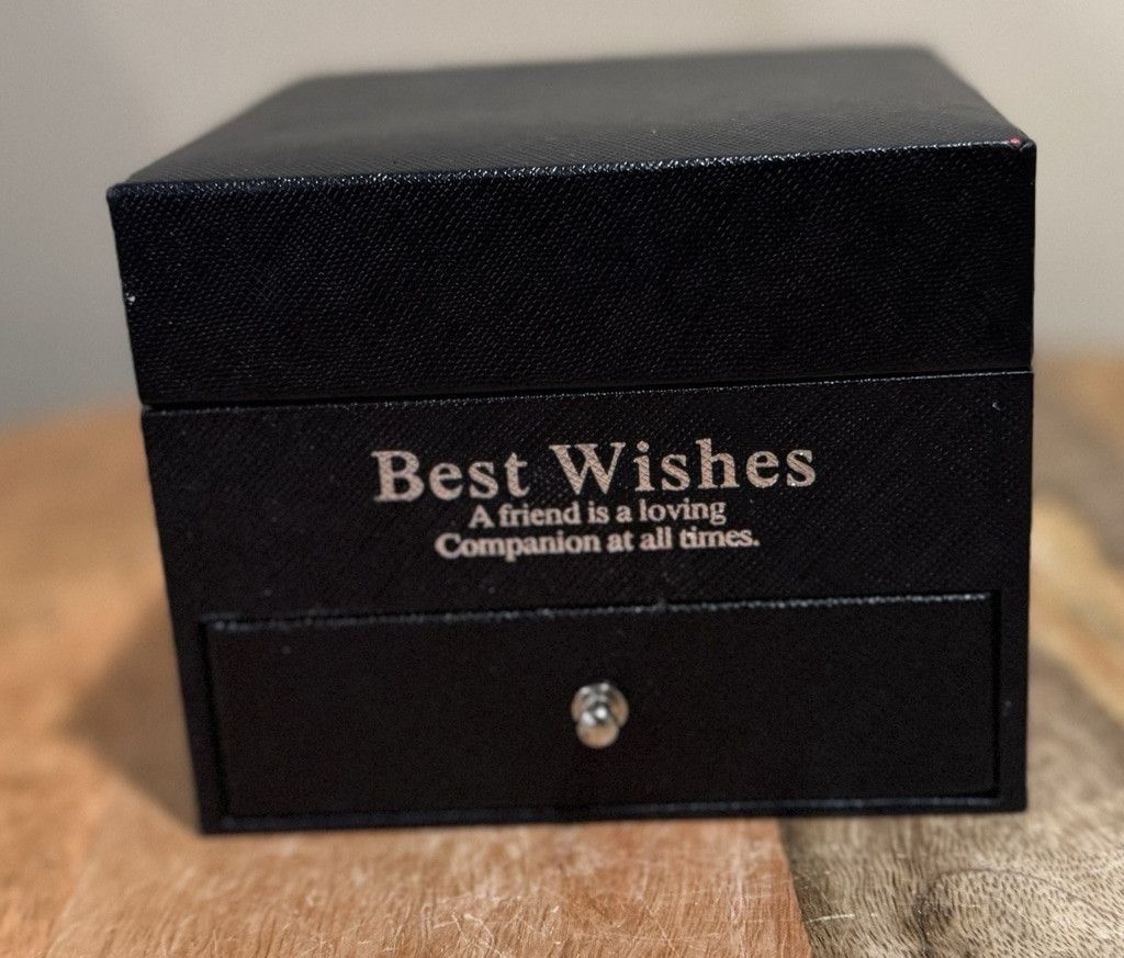 The Unbranded Brand Gift Box Roses with Heart Necklace Best Wishes Jewelry Box Size ONE SIZE - 1 Thumbnail