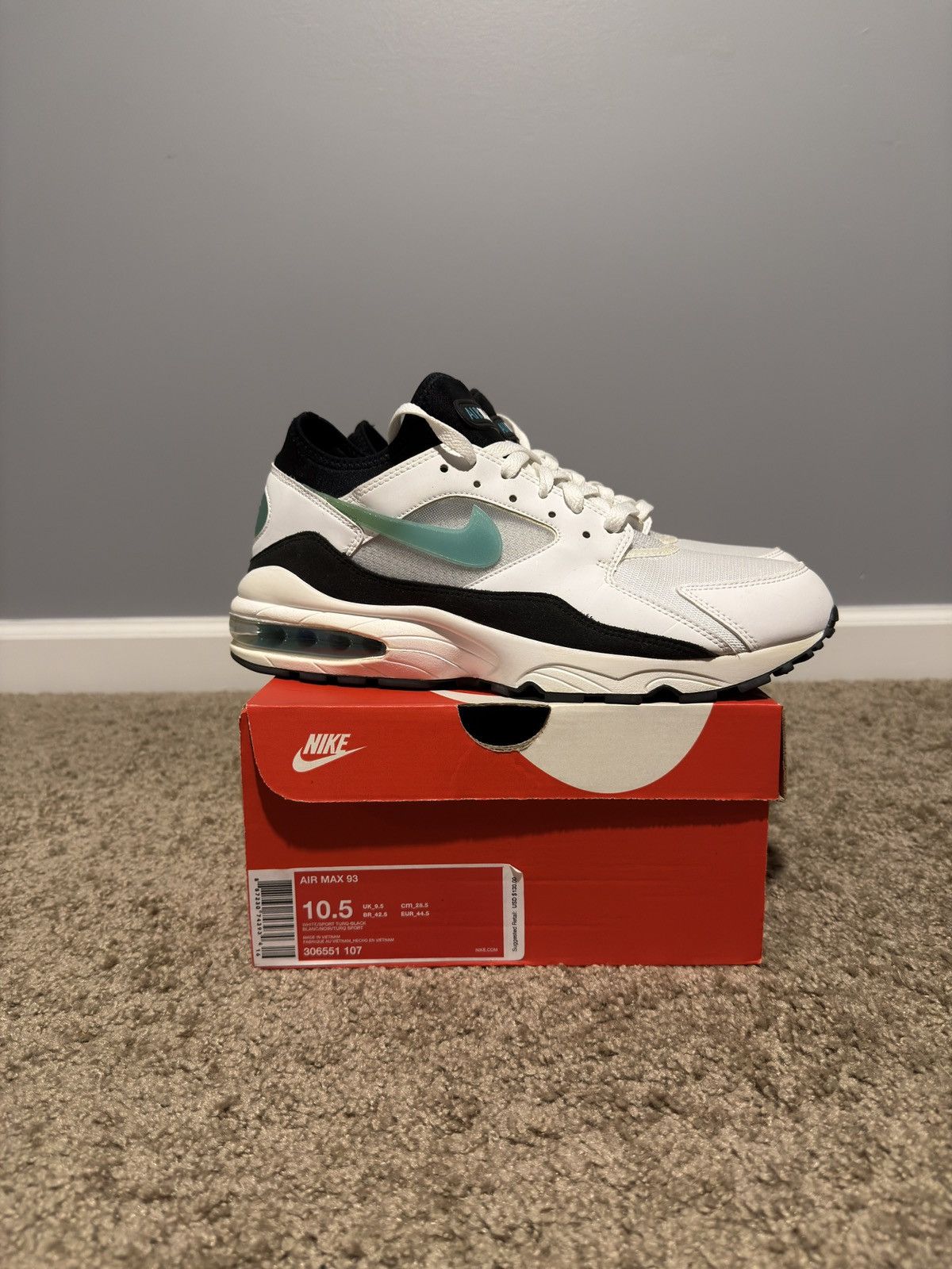 Nike 2018 Nike Air Max 93 "Menthol" Size US 10.5 / EU 43-44 - 1 Thumbnail