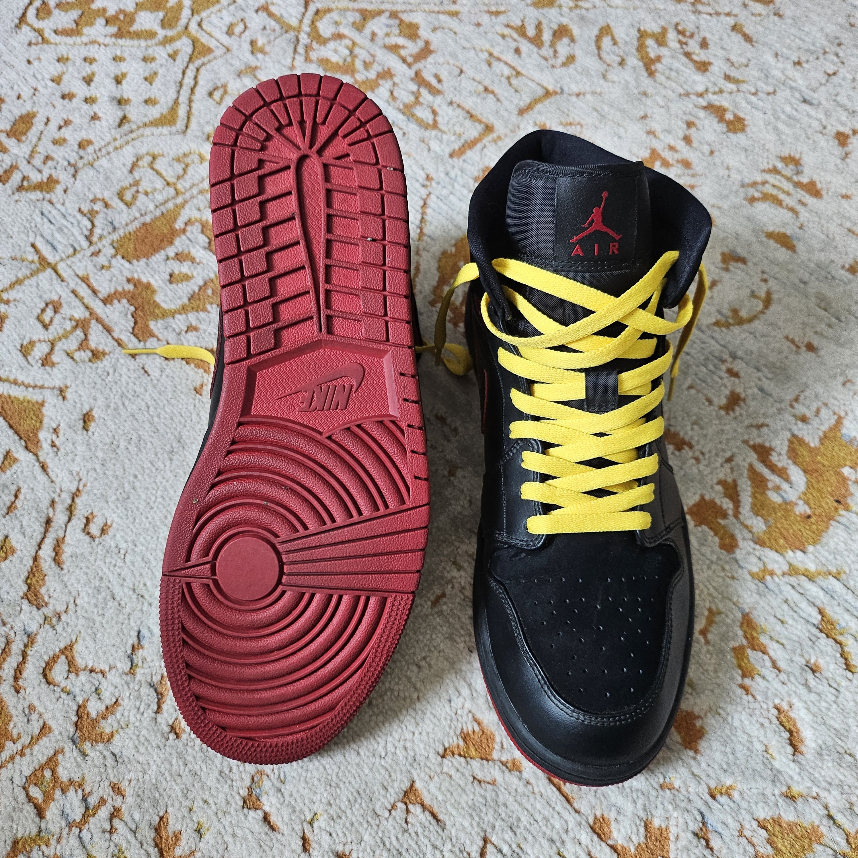 Jordan Brand × Nike Air Jordan 1 "Last Shot" size 10.5 Size US 10.5 / EU 43-44 - 4 Thumbnail