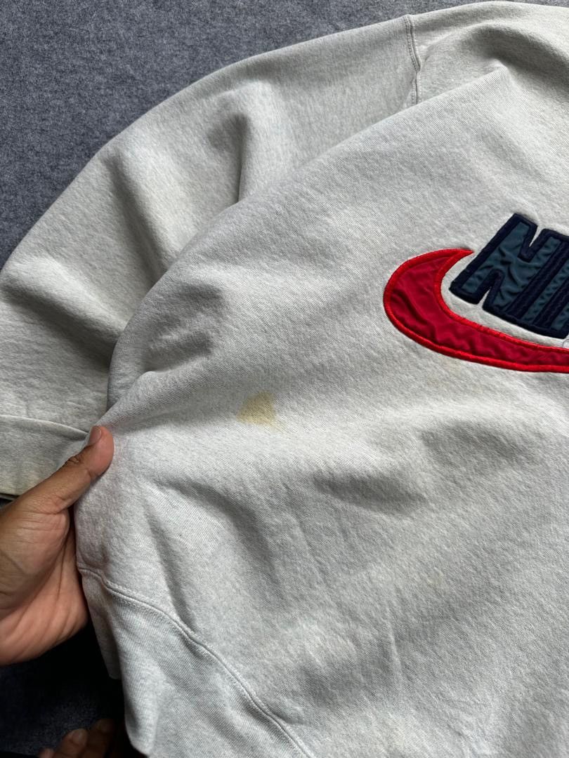 Nike VINTAGE NIKE BIG LOGO EMBROIDERY SWEATSHIRT Size US XL / EU 56 / 4 - 4 Thumbnail