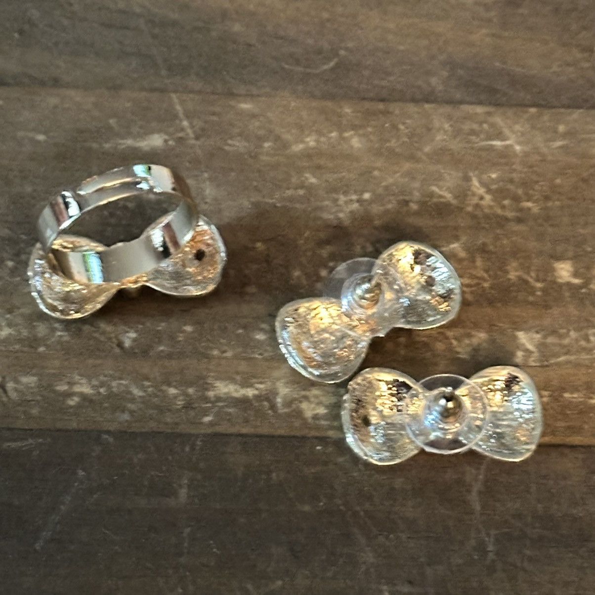 Other Gold tone pave bow tie bracelet, earrings and ring set Size ONE SIZE - 5 Thumbnail