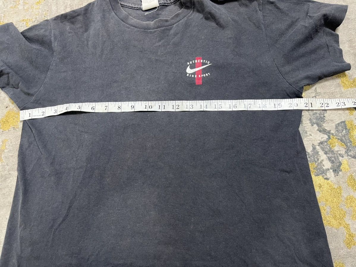 Vintage Vintage 90s NIKE DUNK Tshirt Size US S / EU 44-46 / 1 - 7 Thumbnail