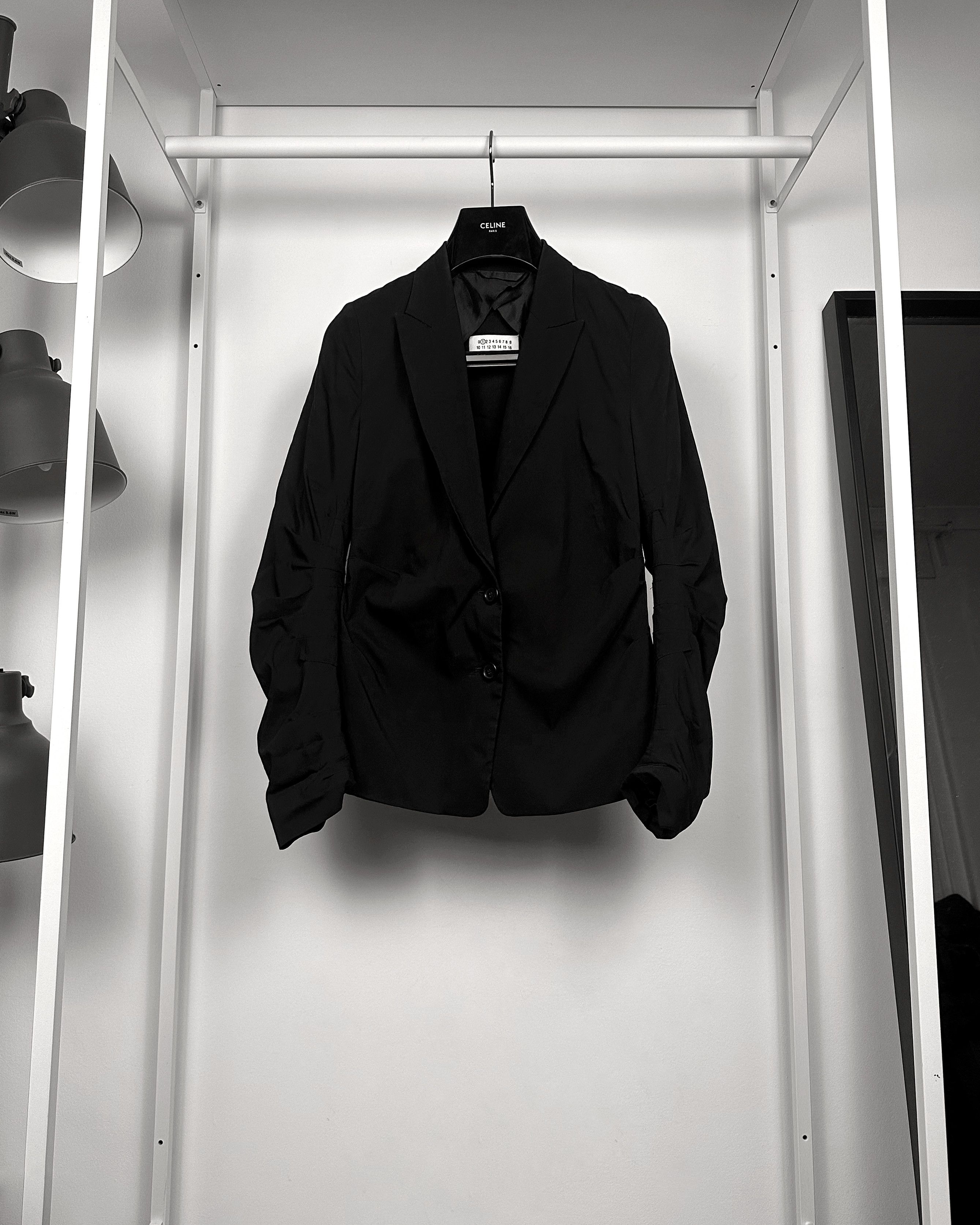 Maison Margiela Maison Margiela Archive Twisted Sleeves Blazer Size US S / EU 44-46 / 1 - 1 Thumbnail