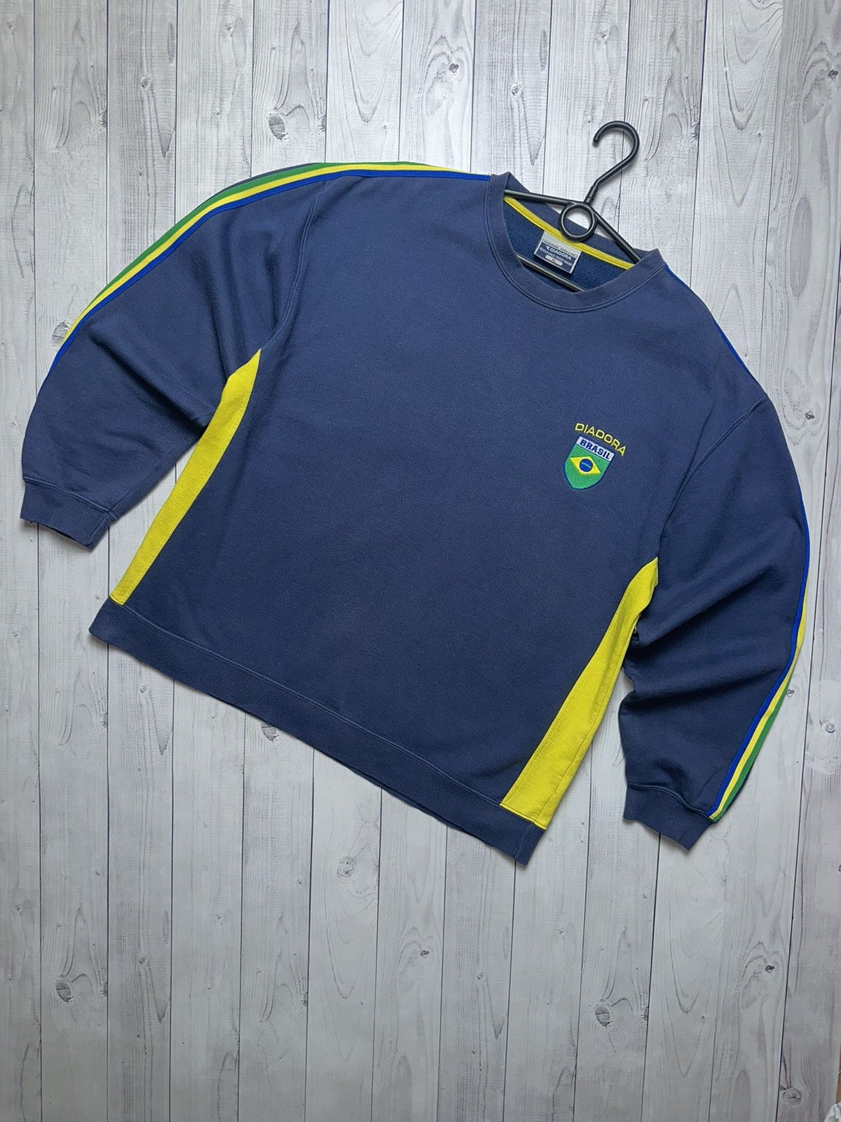 Vintage Vintage Brasil big logo Brazil sweatshirt size XL Size US XL / EU 56 / 4 - 2 Thumbnail
