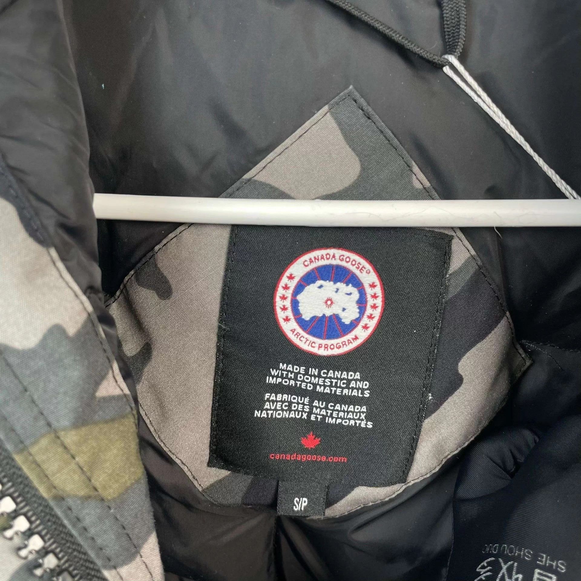 Canada Goose Canada Goose Camo Down Jacket S B Size US S / EU 44-46 / 1 - 4 Thumbnail