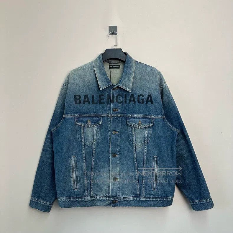 Balenciaga Balenciaga Chest Lettering Distressed Denim Jacket Size US L / EU 52-54 / 3 - 1 Thumbnail