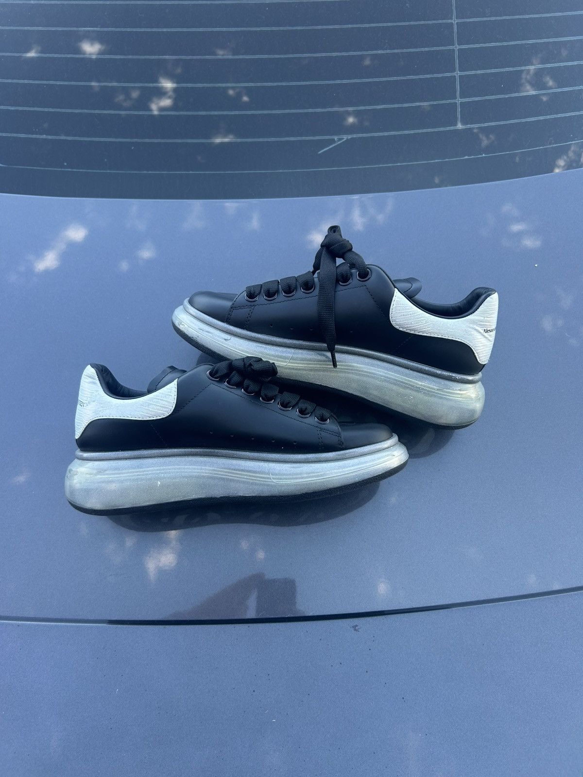 Alexander McQueen Alexander mcqueen black/irridescent Size US 7 / IT 37 - 2 Thumbnail