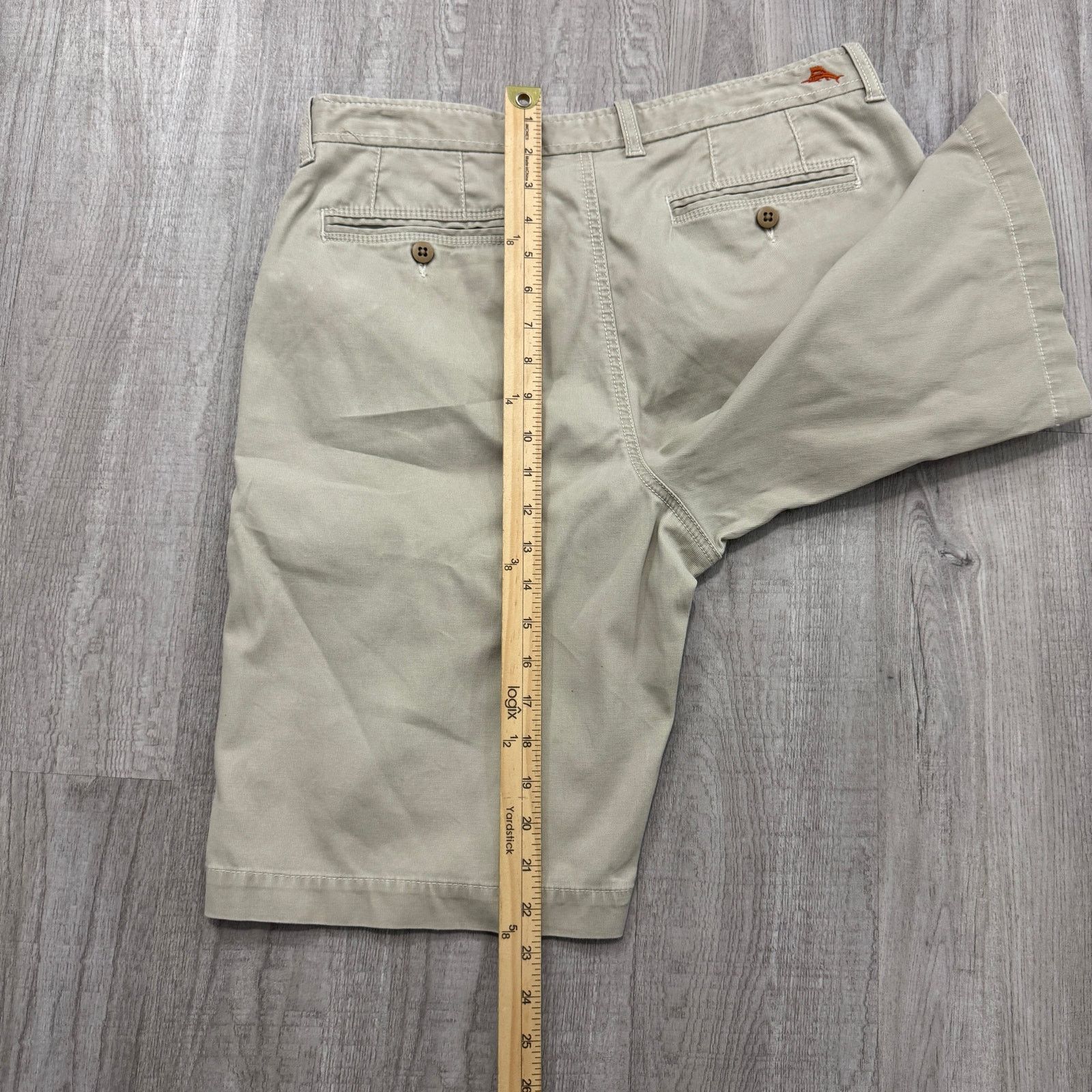 Tommy Bahama Tommy Bahama Chino Shorts Men's 33 Beige 11" Inseam Golf Size US 33 - 9 Thumbnail