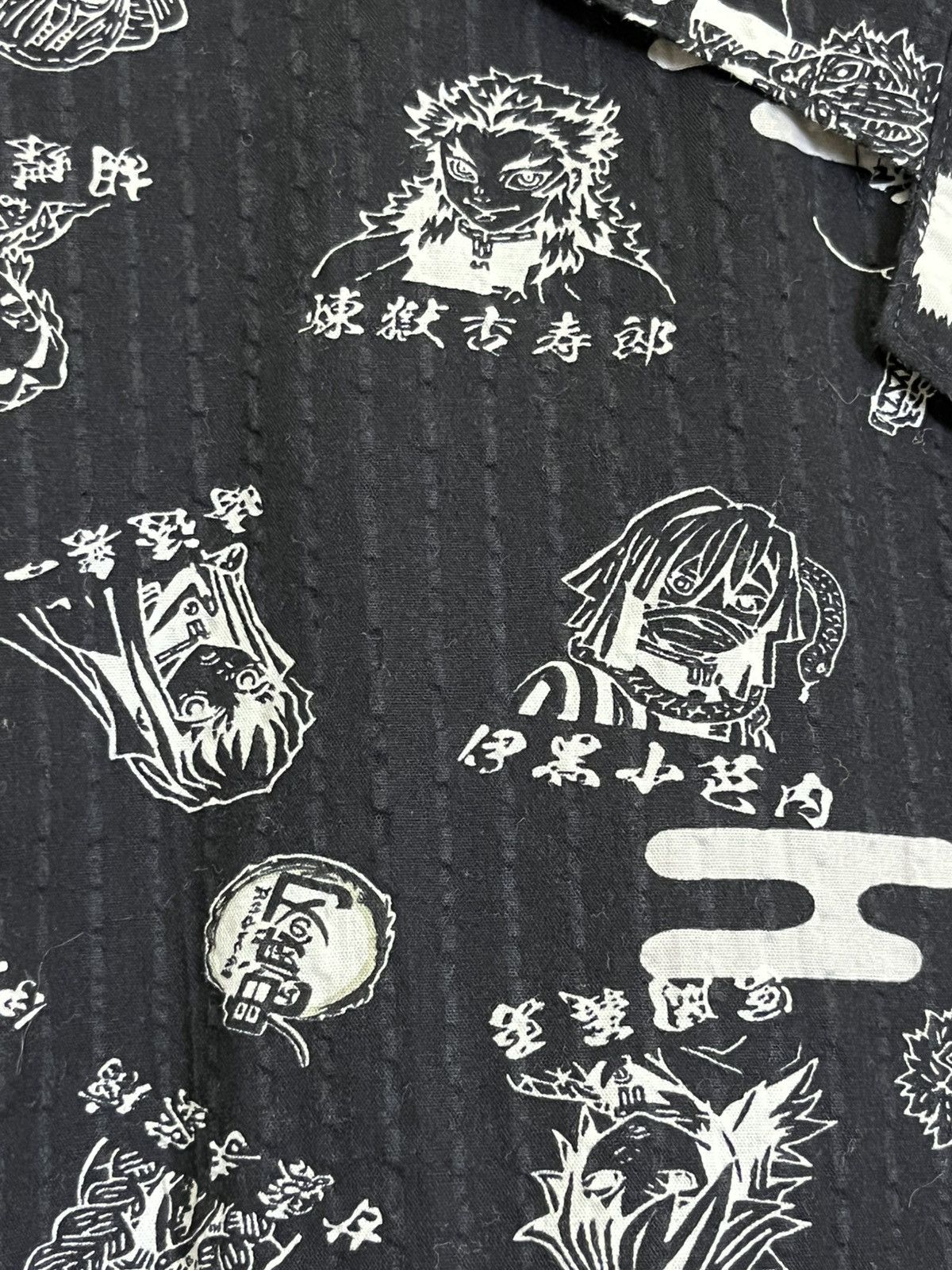 Anime JAPAN ANIME DEMON SLAYER KIMETSU NO YAIBA BUTTON UPS SHIRT Size US M / EU 48-50 / 2 - 4 Thumbnail