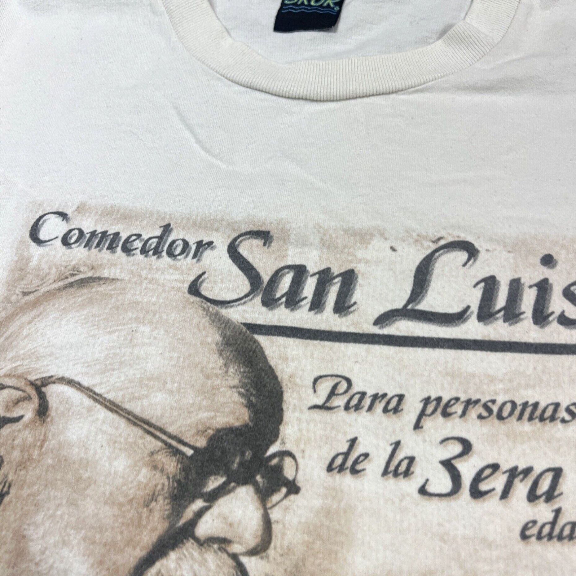 Vintage Comedor San Luis Colabra Con Nosotros Shirt Size Large White Spanish 90s Vintage Size US L / EU 52-54 / 3 - 4 Thumbnail