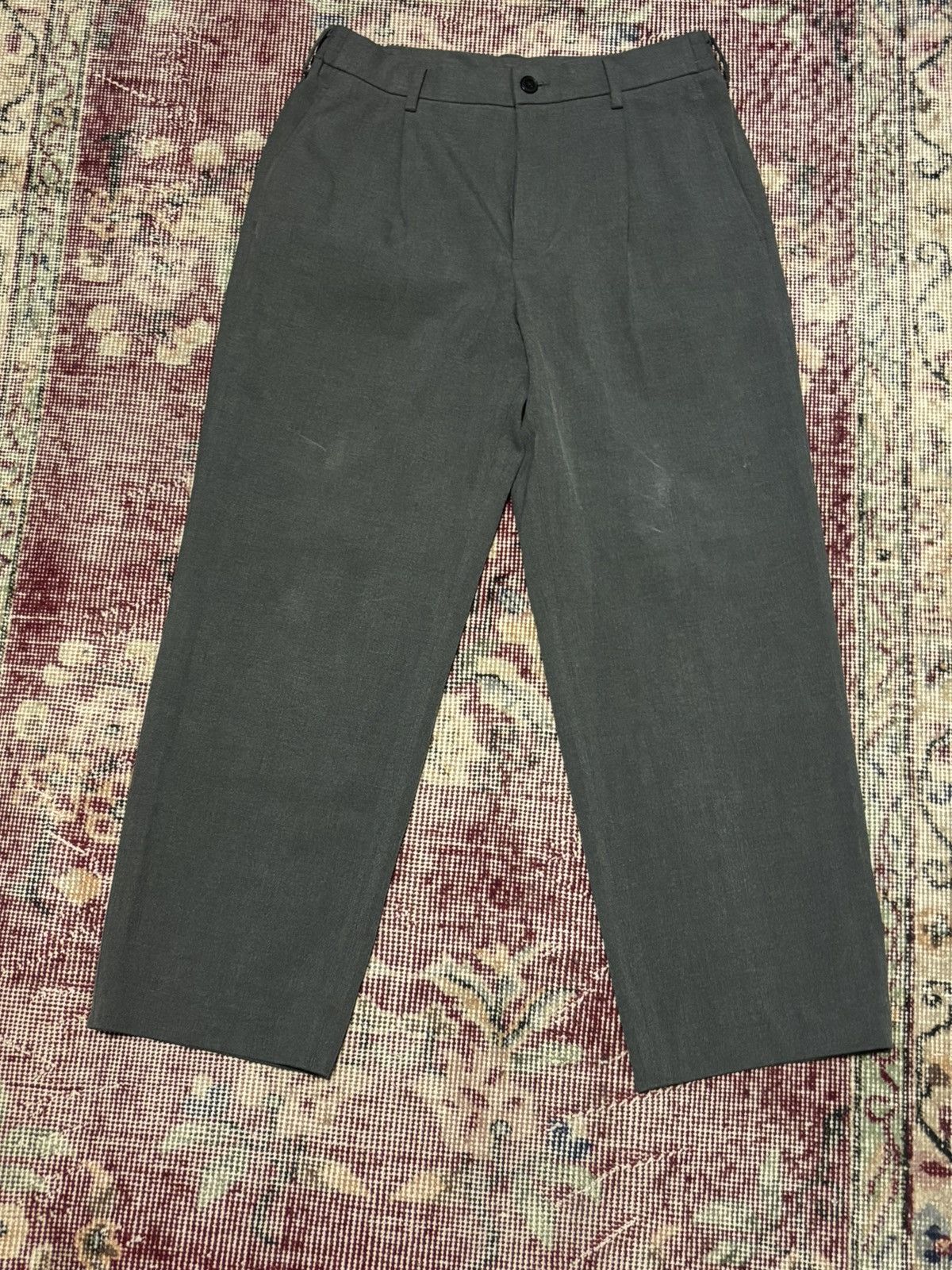Uniqlo Uniqlo Loose Pleated Pants Size US 32 / EU 48 - 1 Thumbnail
