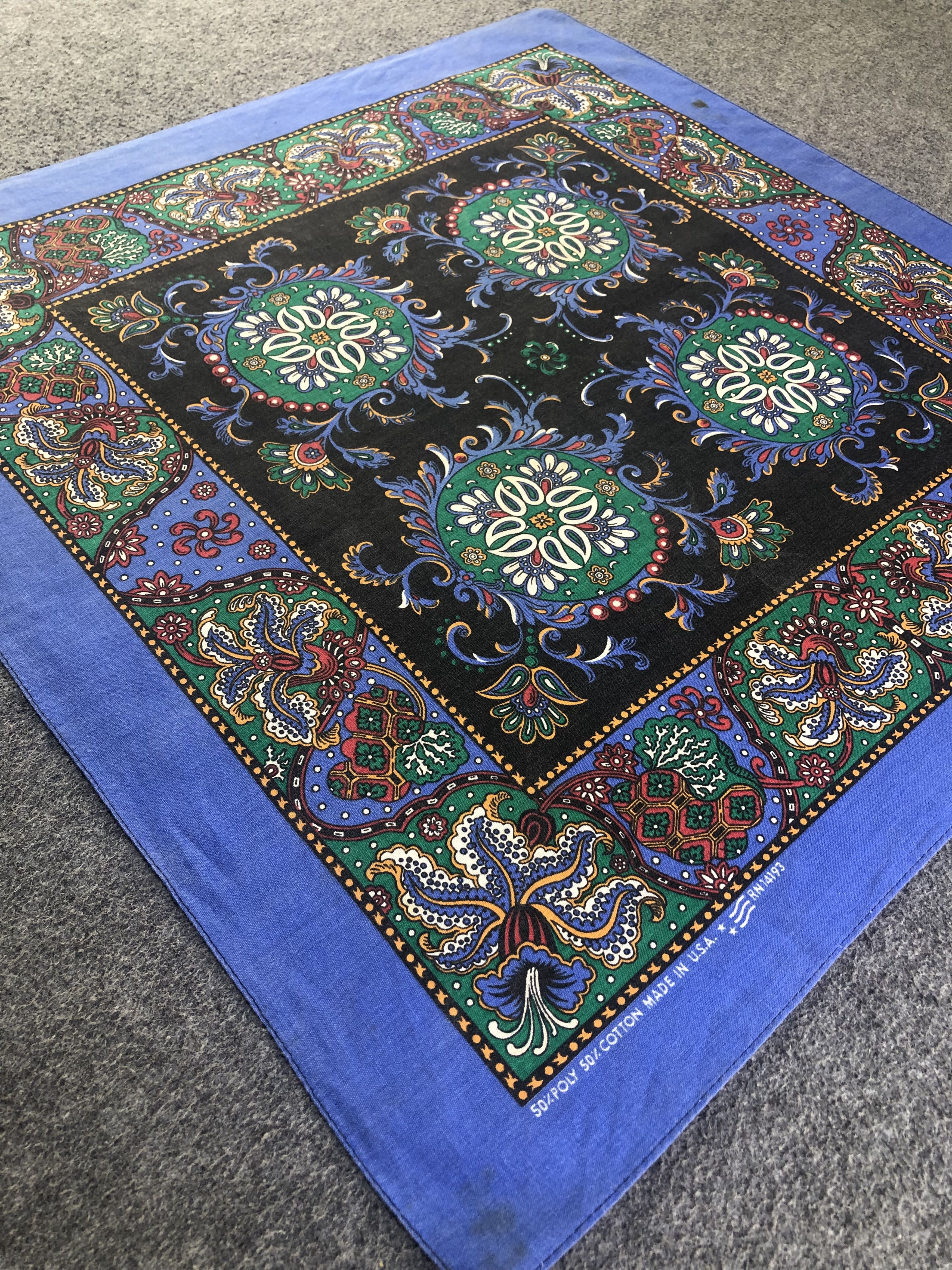Vintage Paislee Bandana / Handkerchief / Neckerchief C501 Size ONE SIZE - 4 Thumbnail