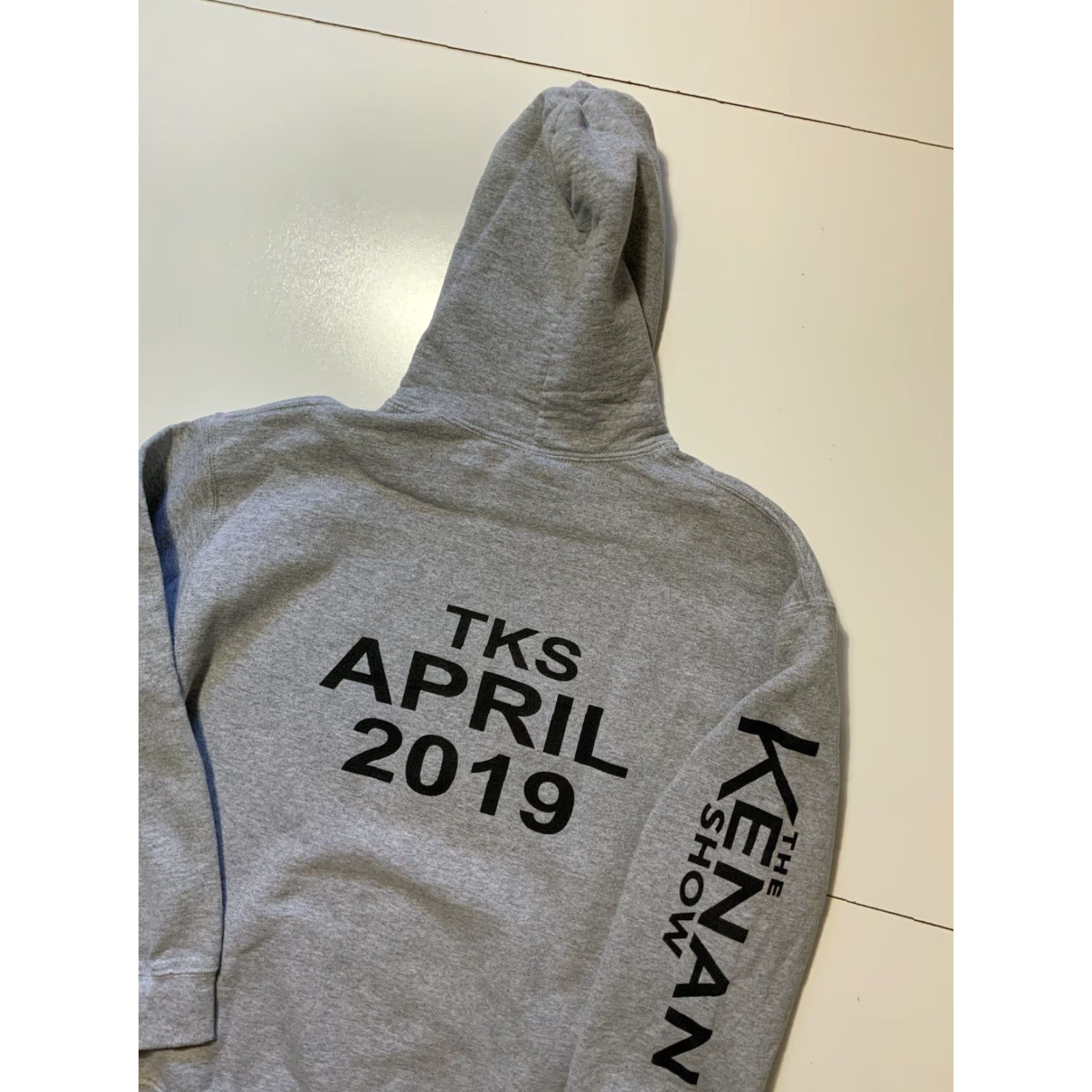 Gildan VINTAGE The Kenan Show Kenan Thompson Chris Rock Sitcom Promo Hoodie M Mens Gray Pullover Rock Theme Sz. M Size US M / EU 48-50 / 2 - 4 Thumbnail